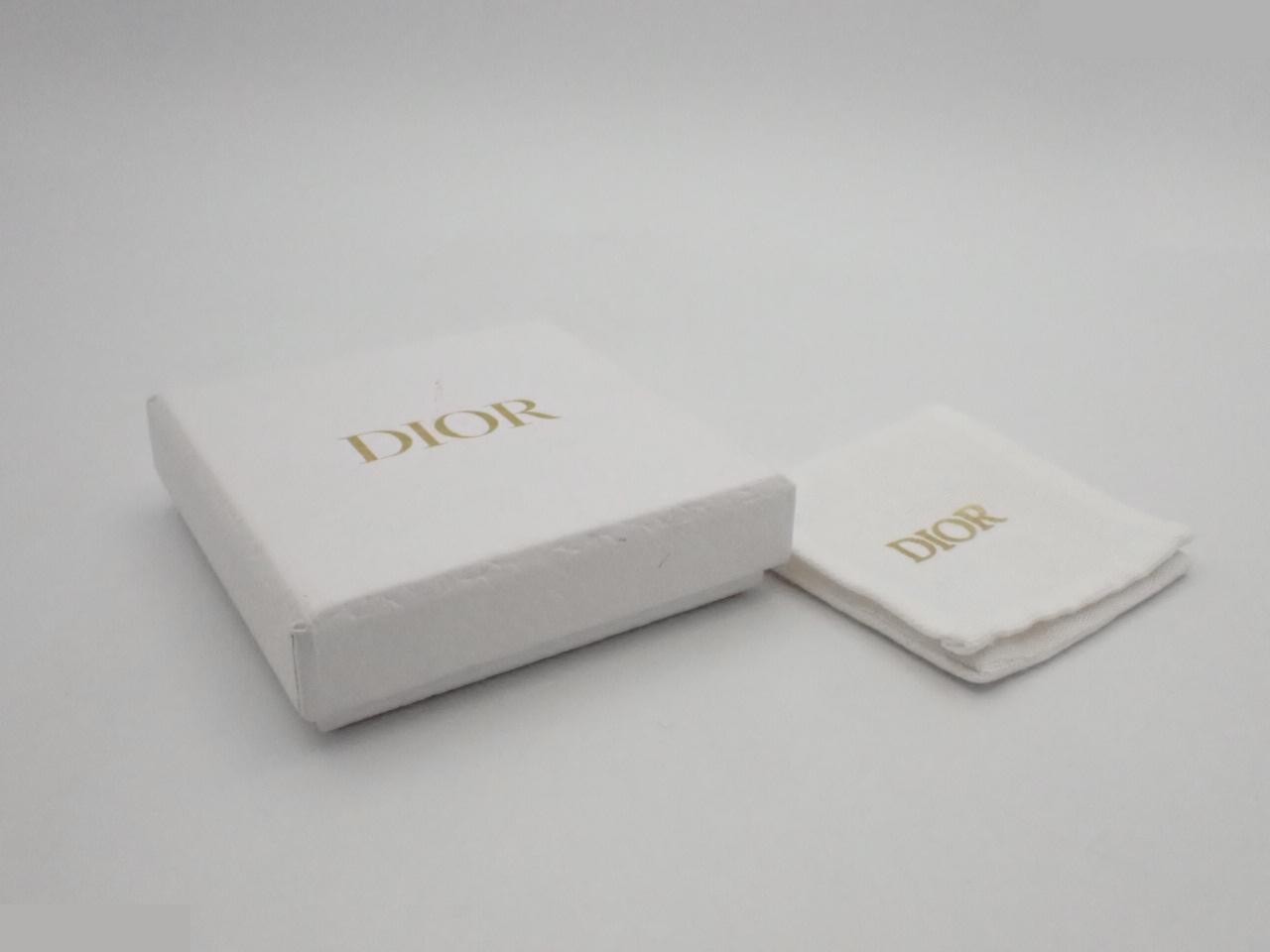 Gold earrings — view 4