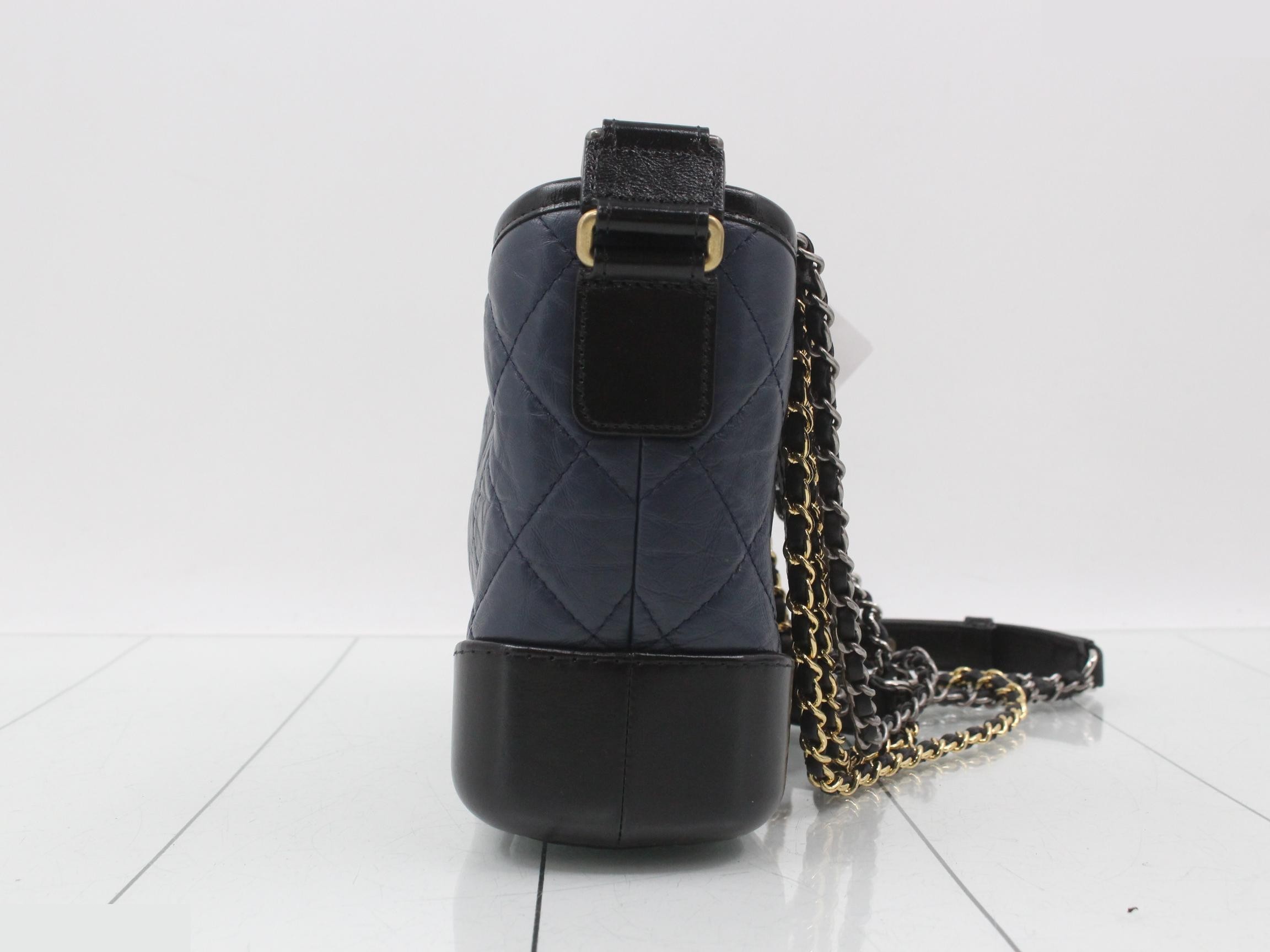 Gabrielle de Chanel shoulder bag, leather, black/navy — view 4