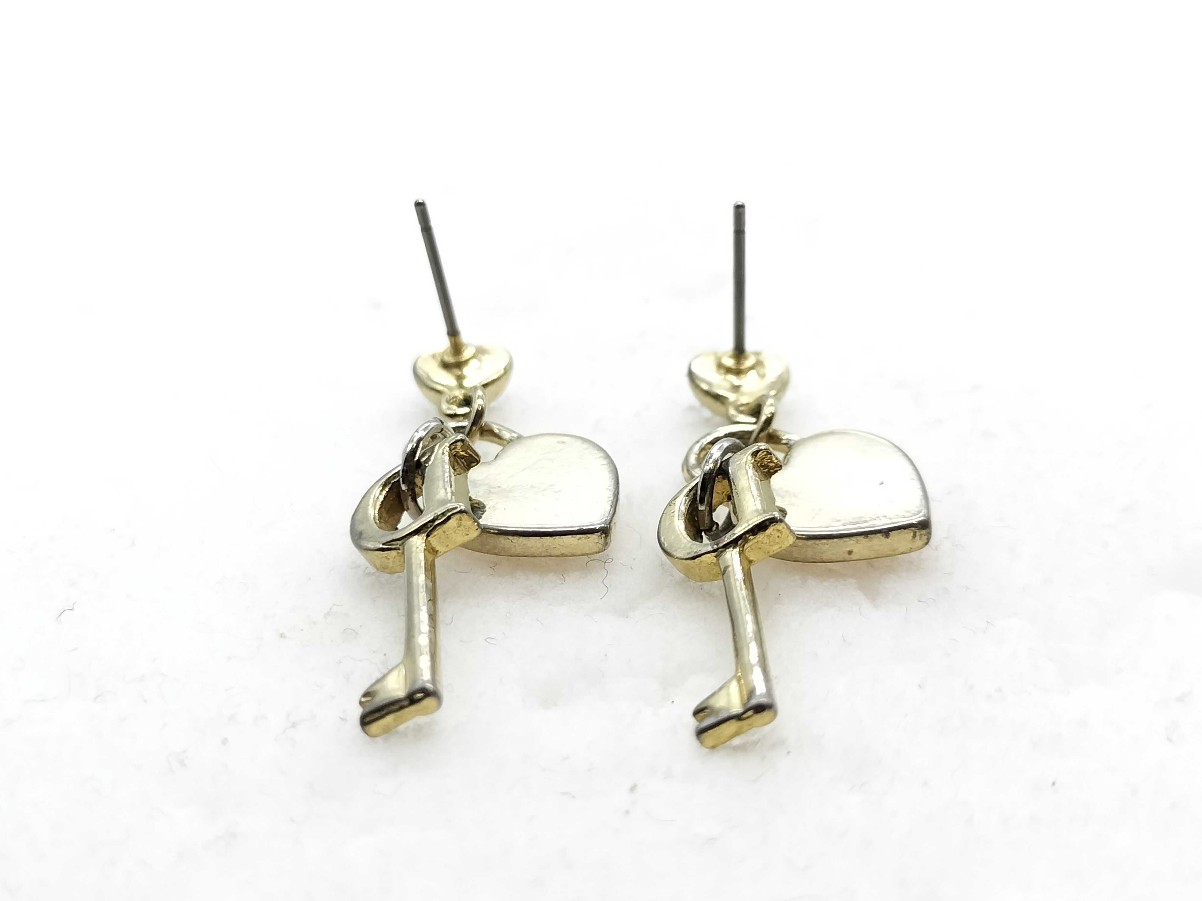 earrings (without backing) — view 4