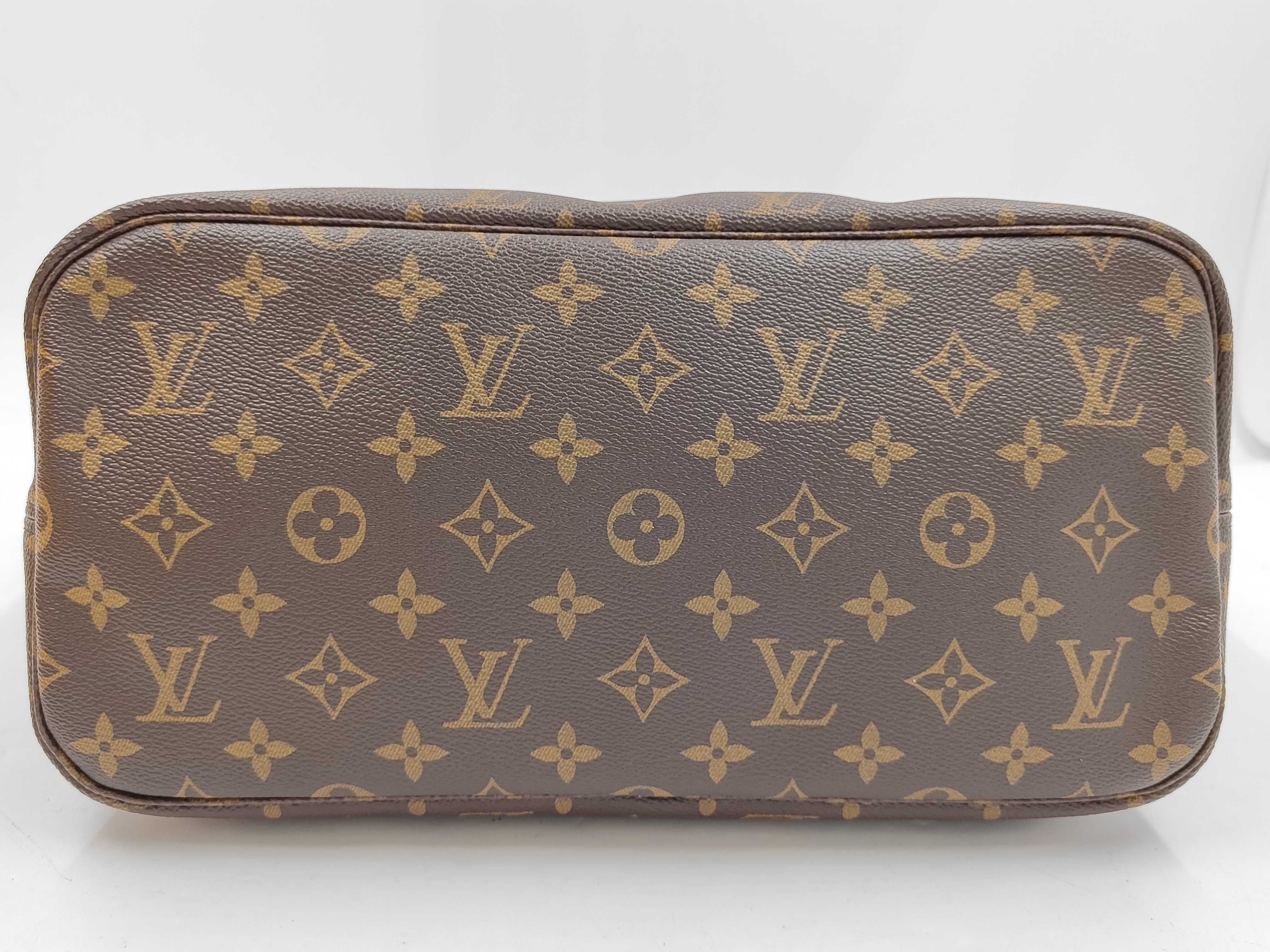 New Neverfull MM Monogram Tote Bag with Pouch M46987 — view 3