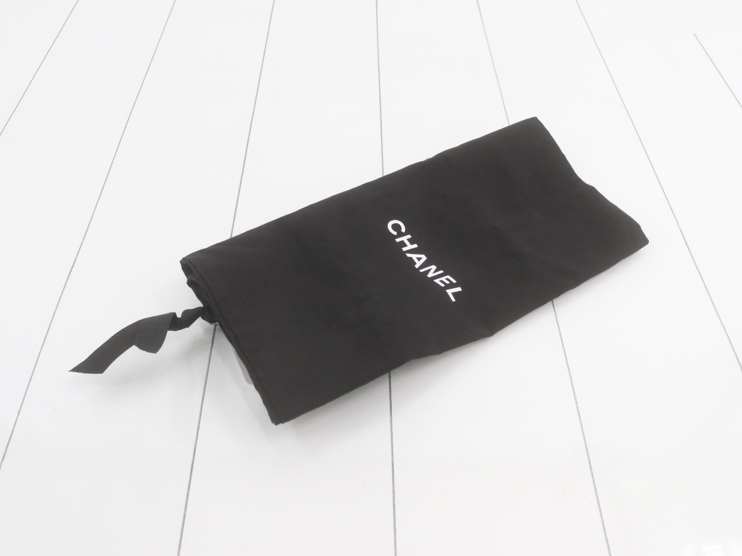 Coco Mark Leather x Boa Chain Shoulder Bag — view 7