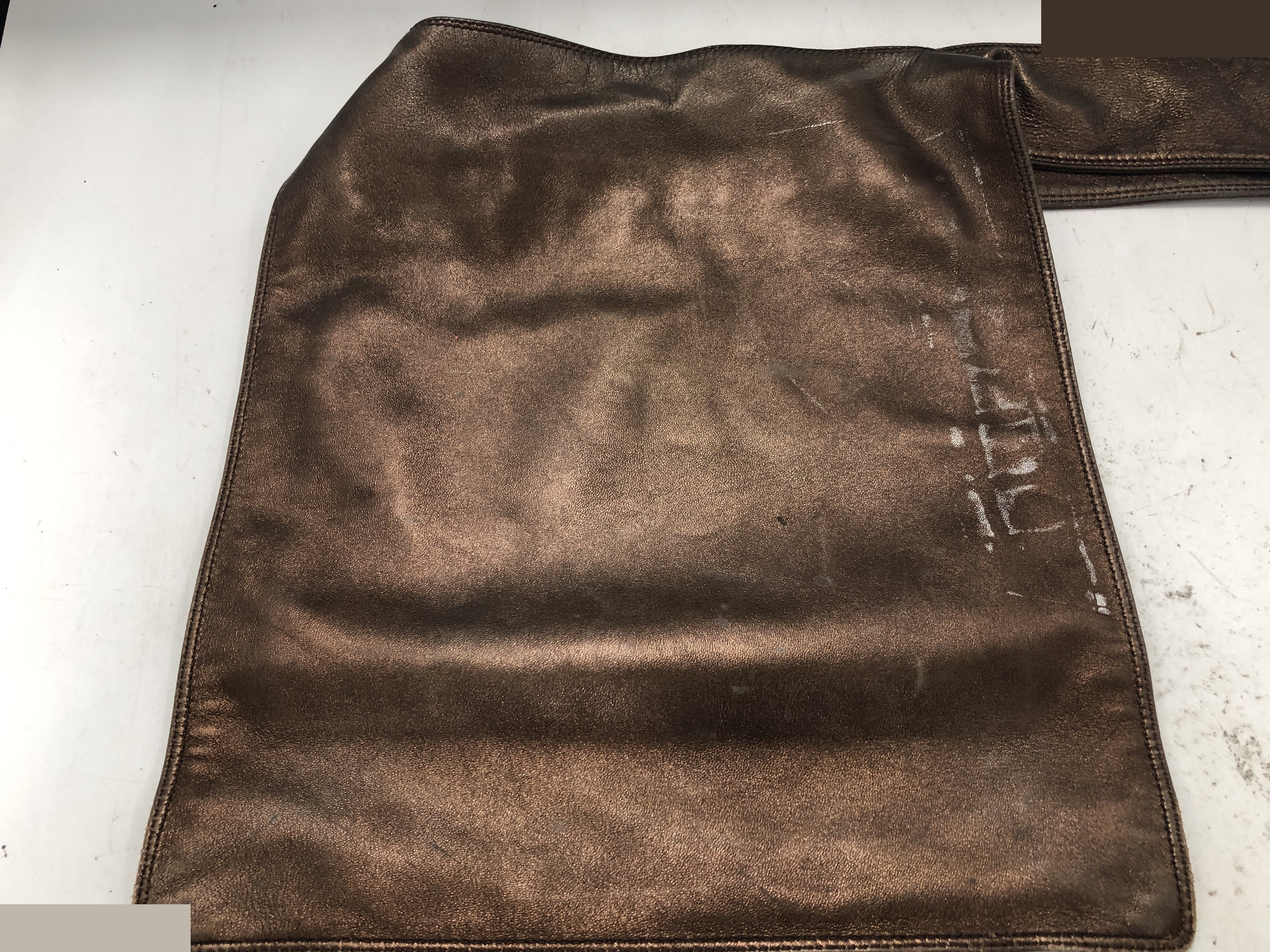 logo shoulder bag, leather, brown — view 2