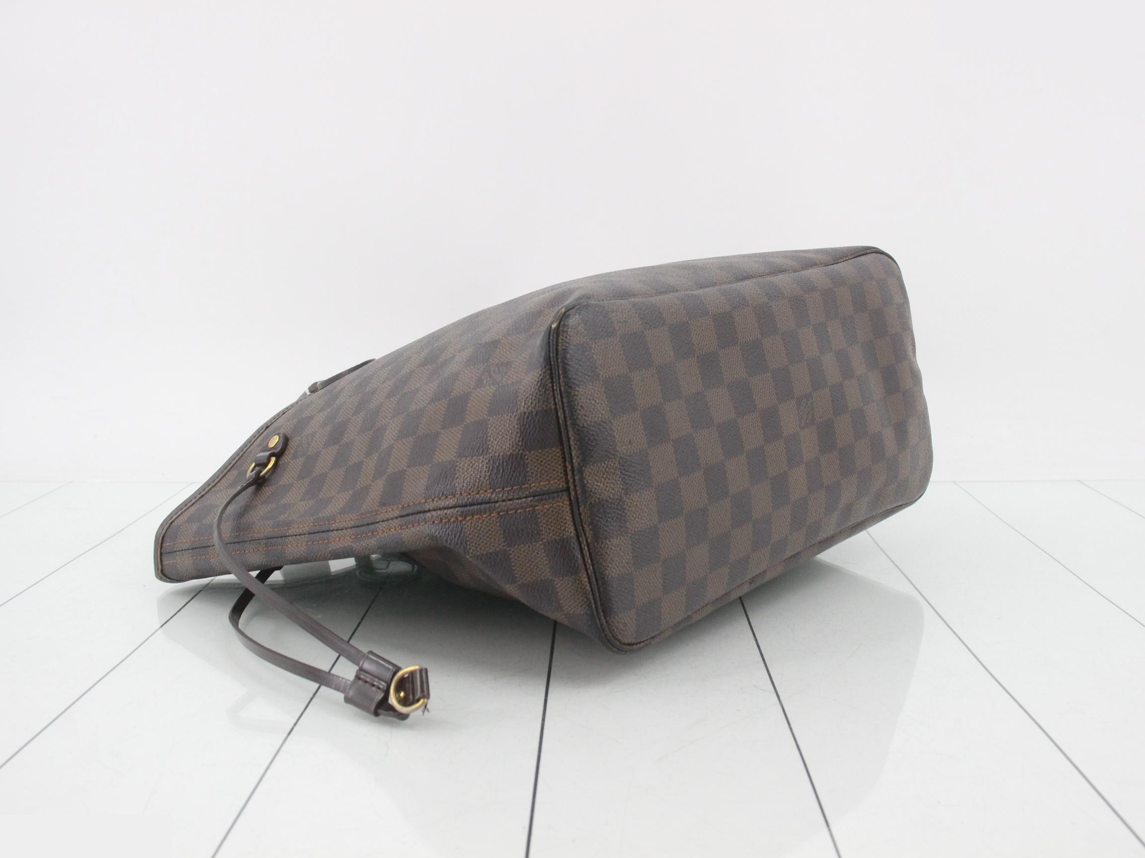 Damier Neverfull MM Tote Bag — view 5