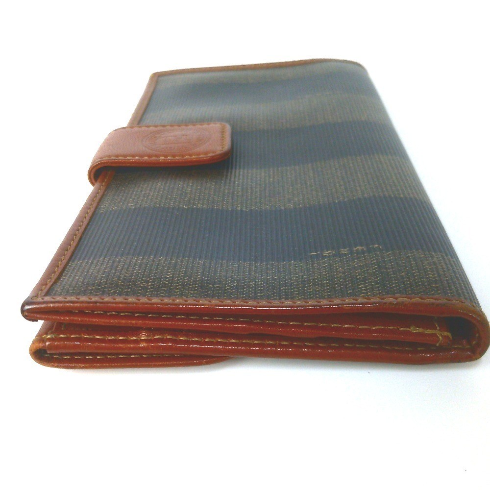 Other lines: Bags and Wallets — view 4