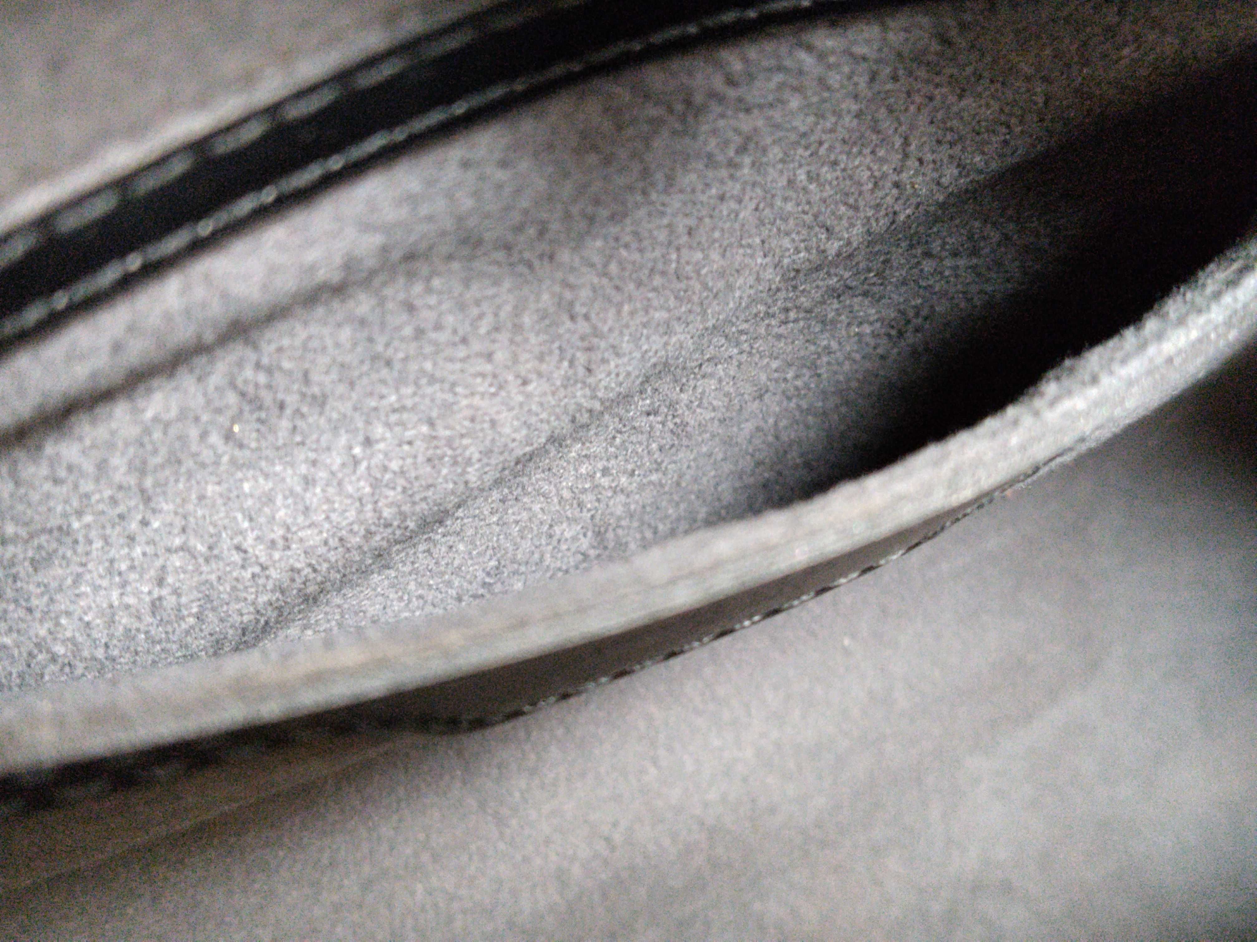 Epi ID- Cow Skin Soufflot M52222 MI0937 Black with pouch #MI0065 Handbag — view 12