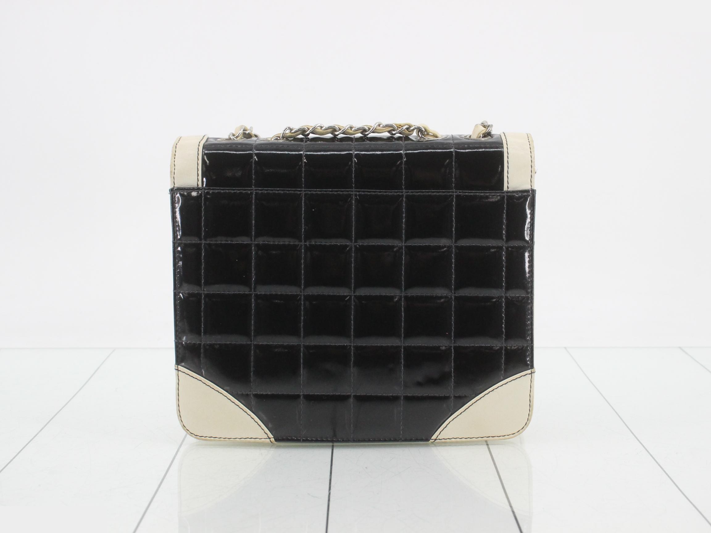 Chocolate bar chain shoulder bag, black x white — view 2