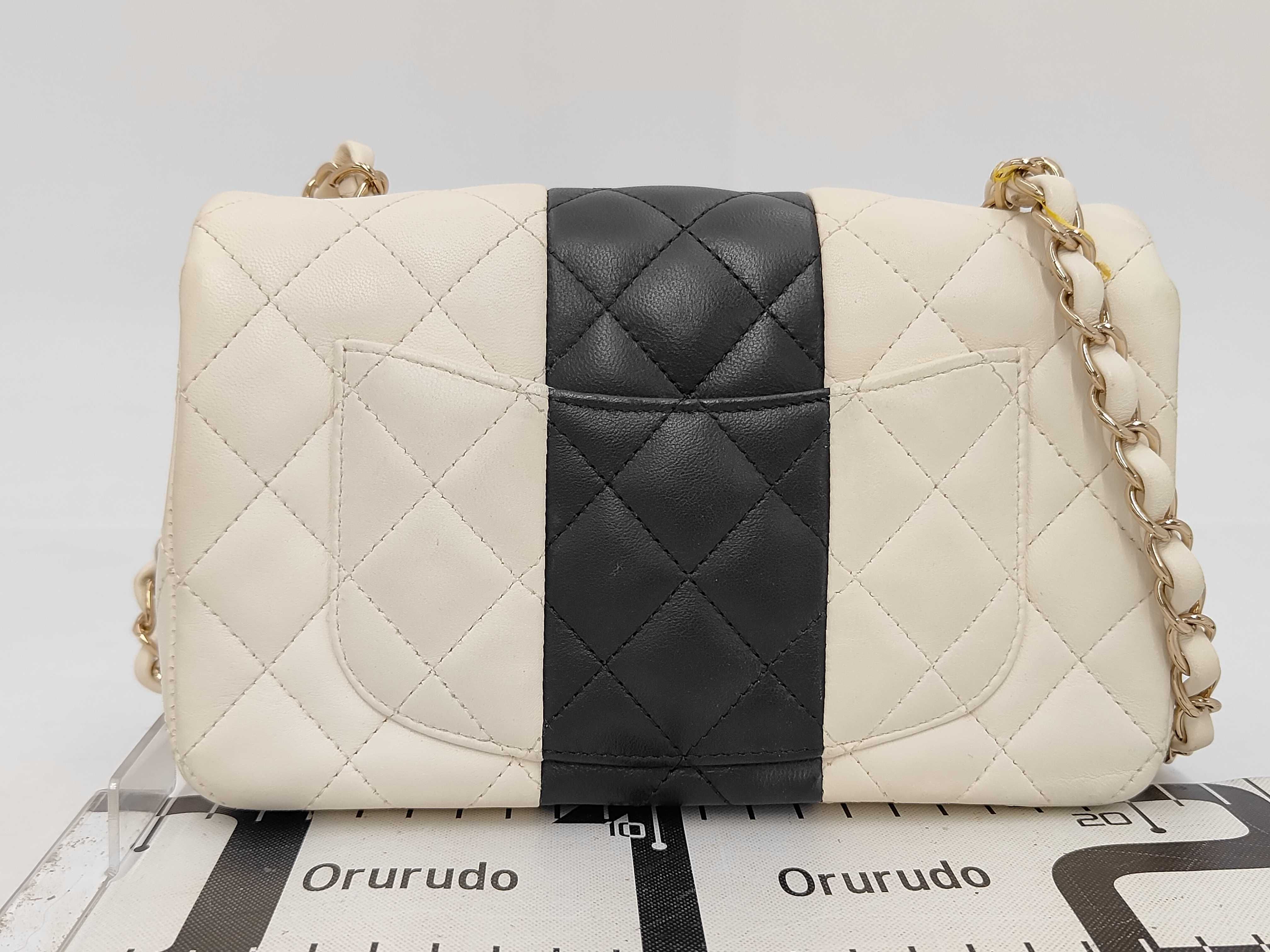 Mini Matelassé 20 CU2GE802 Chain Shoulder Bag, Lambskin, White x Black, Gold Hardware, Shoulder Bag — view 2
