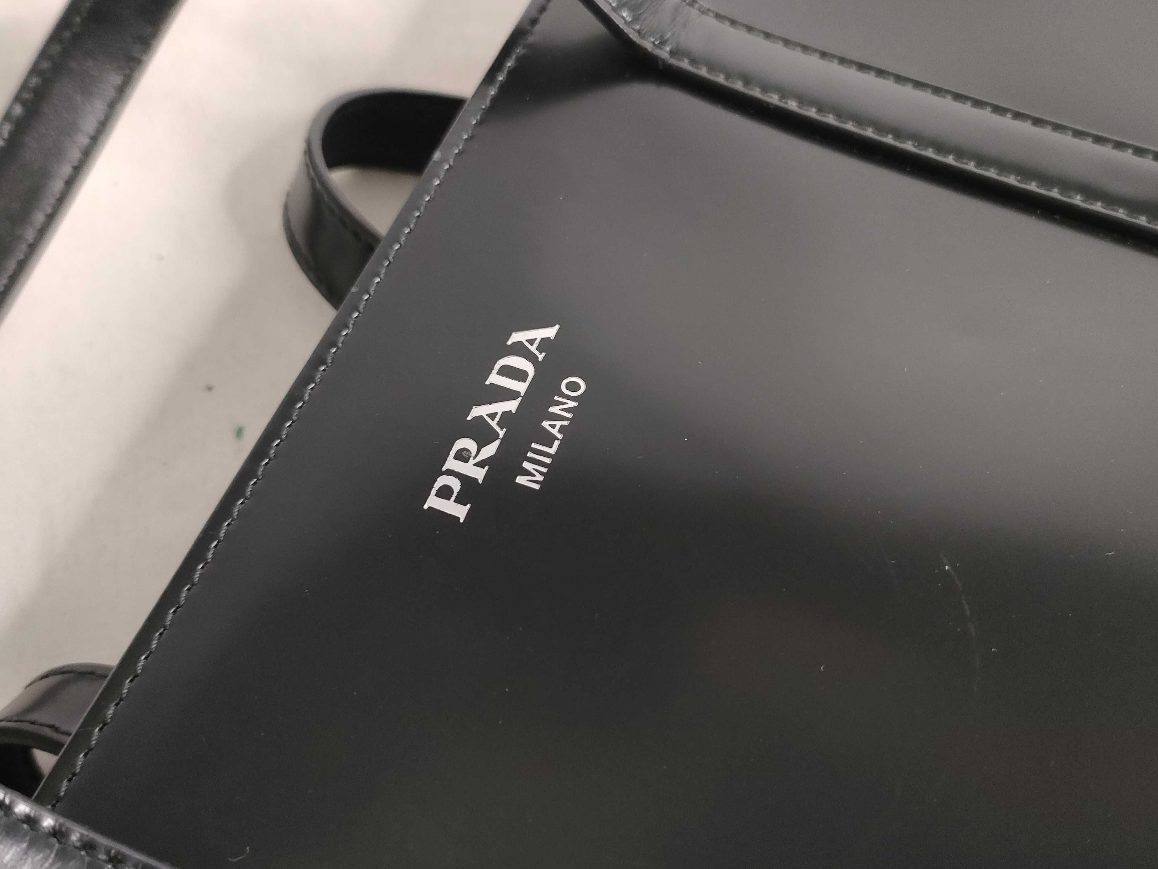 TH-1BA350 Logo Calfskin Leather Black Tote Bag — view 15