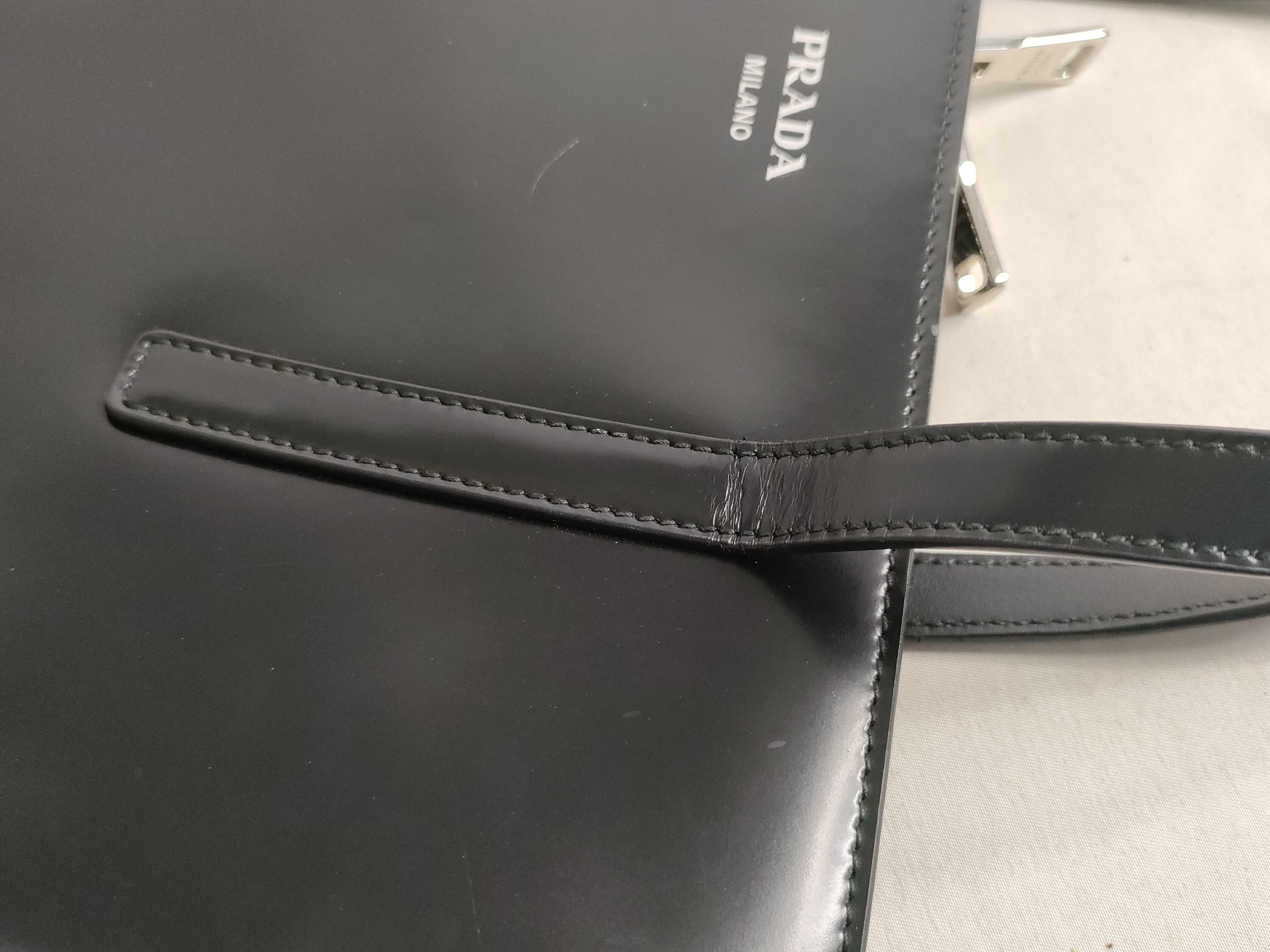TH-1BA350 Logo Calfskin Leather Black Tote Bag — view 5