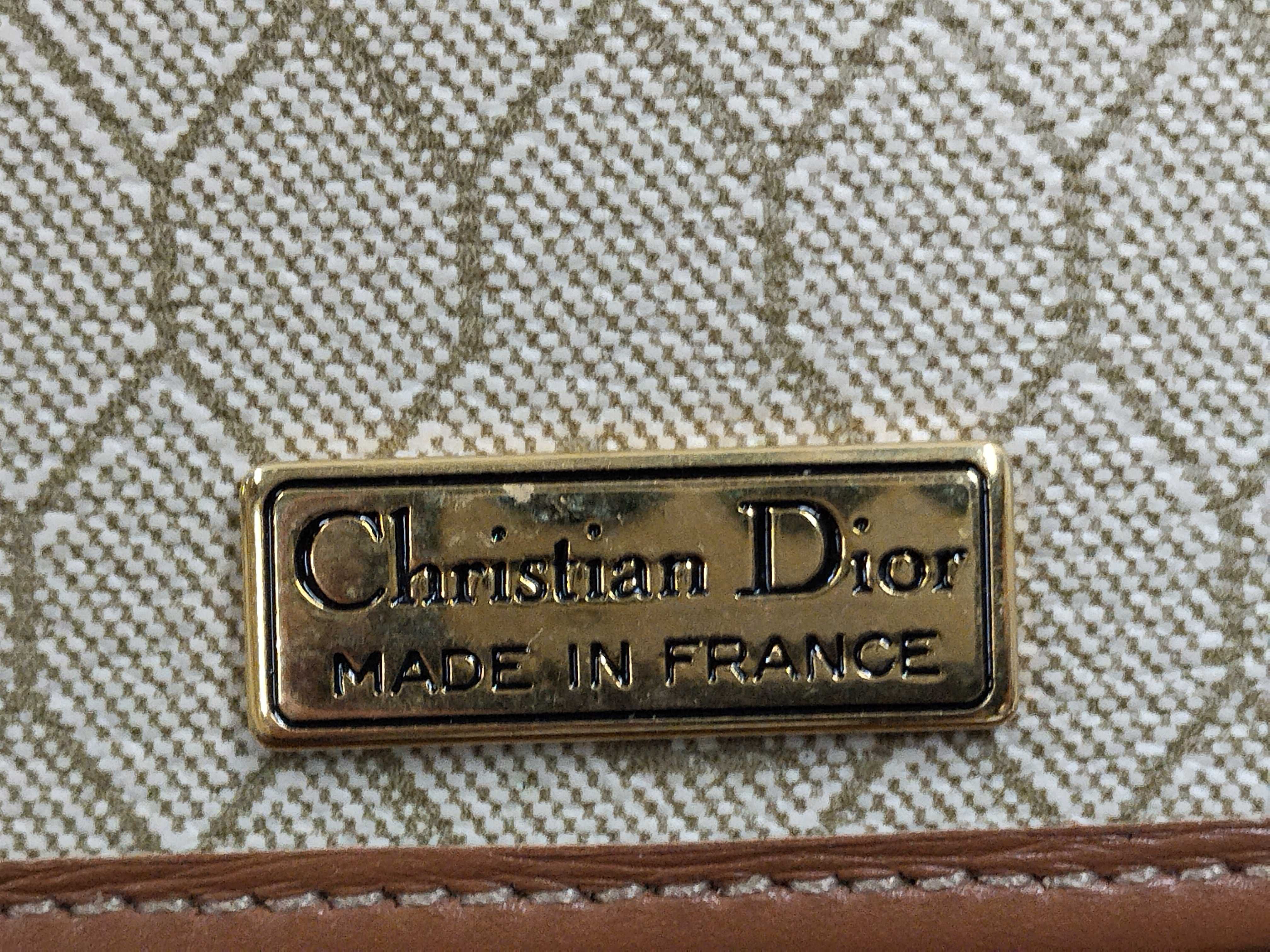 Trotter Chain Shoulder Push-Lock CD Hardware Clutch Bag — view 11