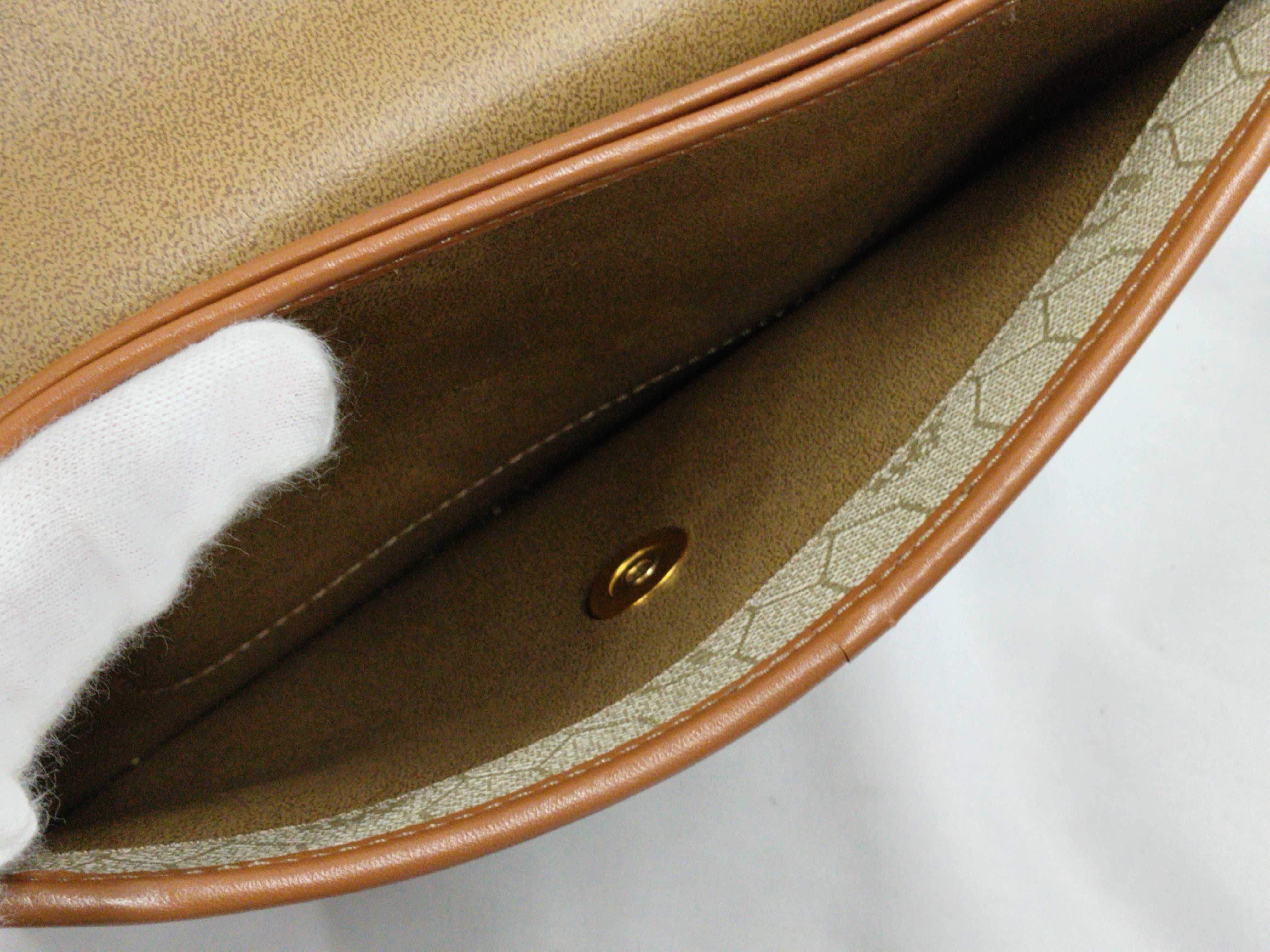Trotter Chain Shoulder Push-Lock CD Hardware Clutch Bag — view 12
