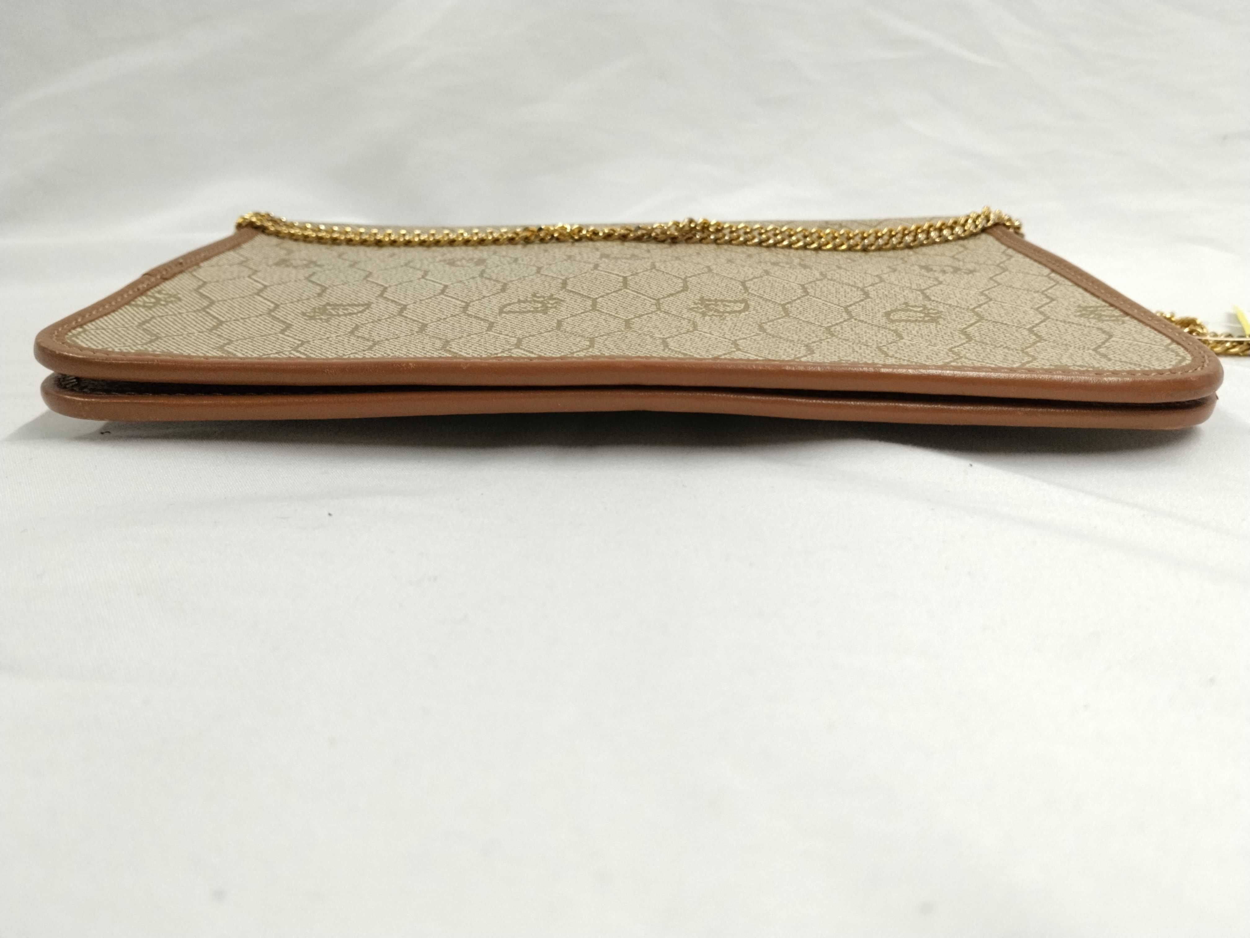 Trotter Chain Shoulder Push-Lock CD Hardware Clutch Bag — view 3