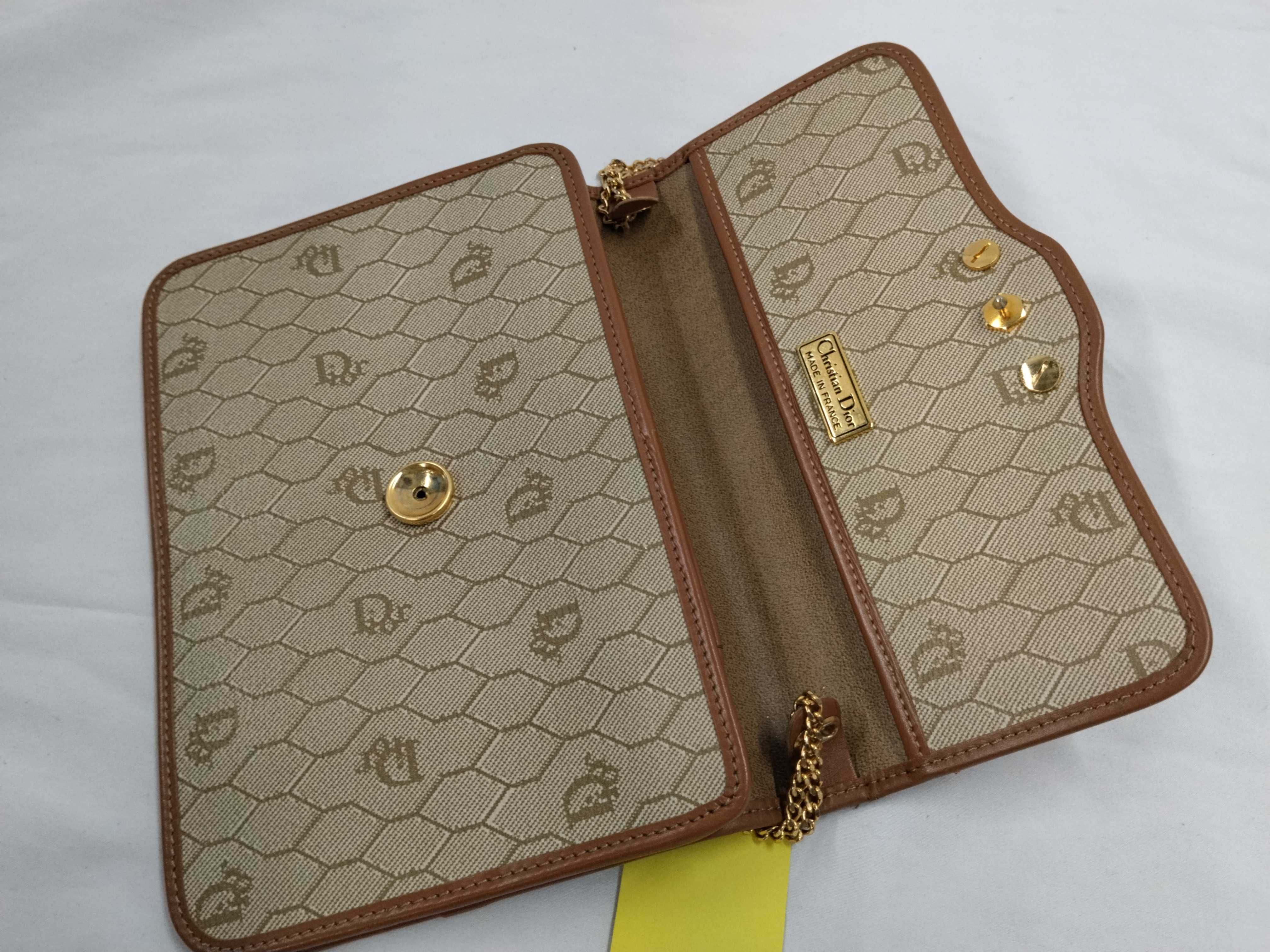 Trotter Chain Shoulder Push-Lock CD Hardware Clutch Bag — view 9