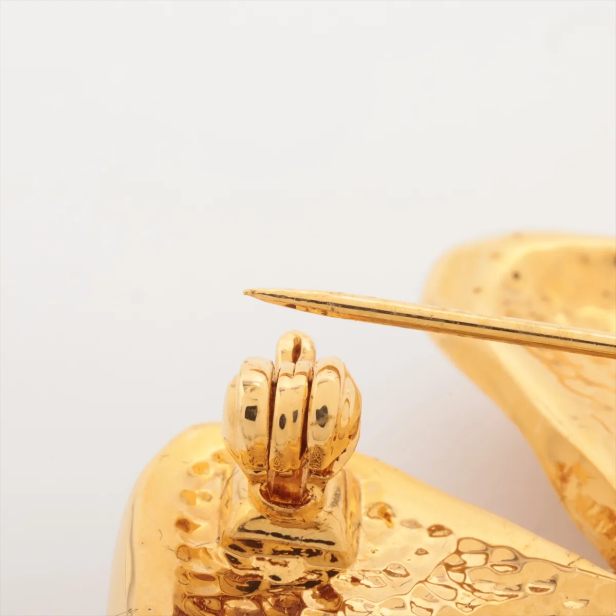 Coco Mark Brooch 95A GP Gold. Shows signs of wear, — view 3