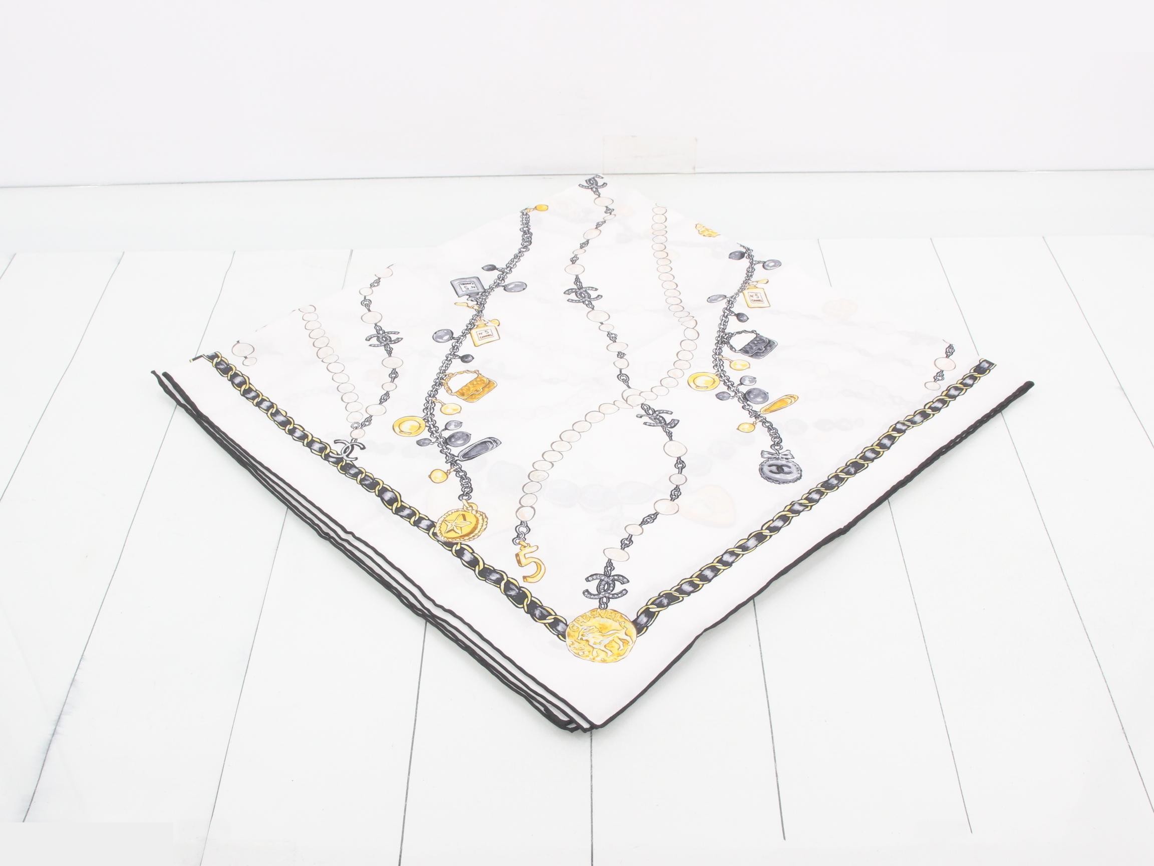 Other lines: Small items, accessories, scarves — view 2