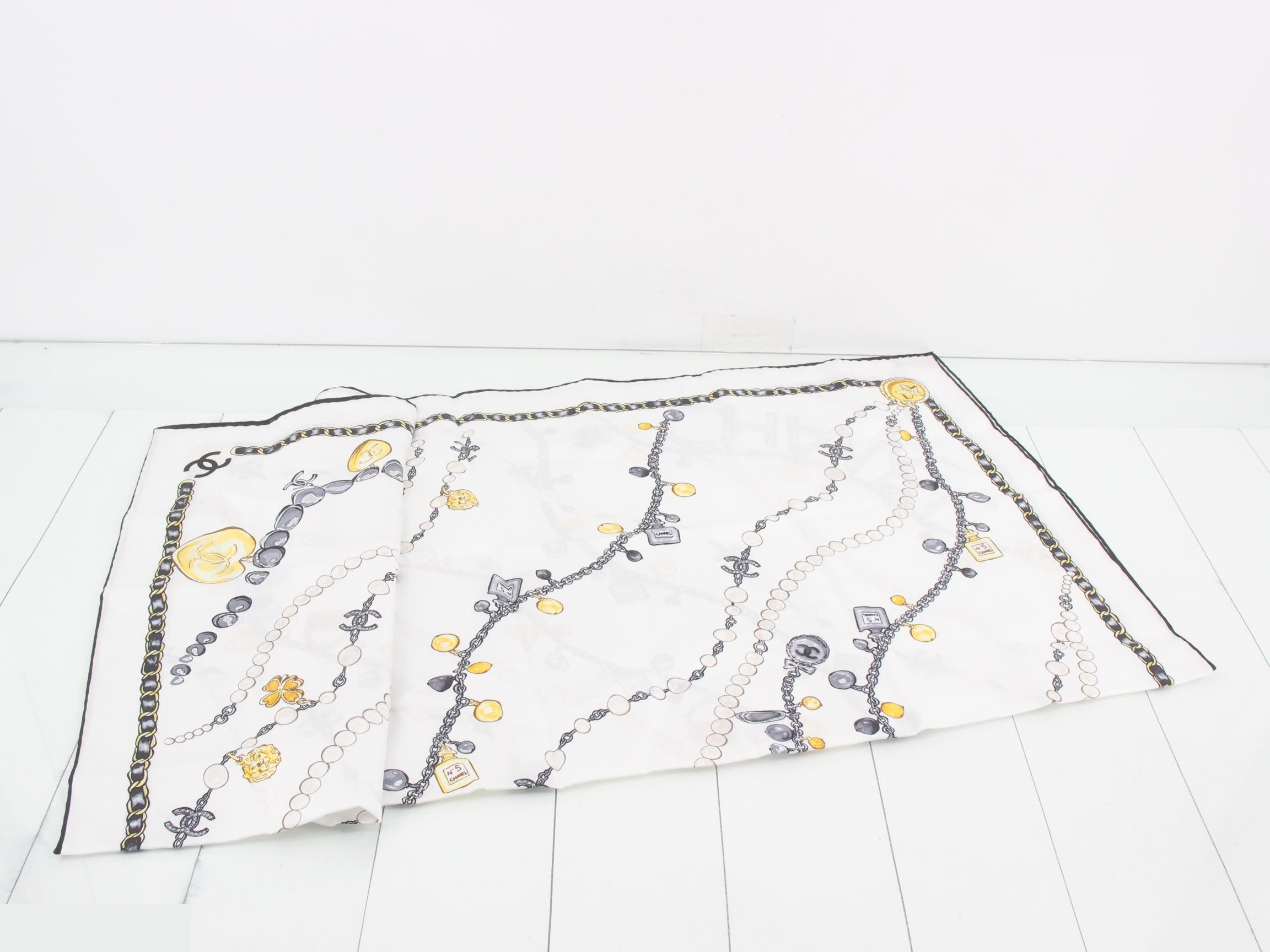 Other lines: Small items, accessories, scarves — view 3