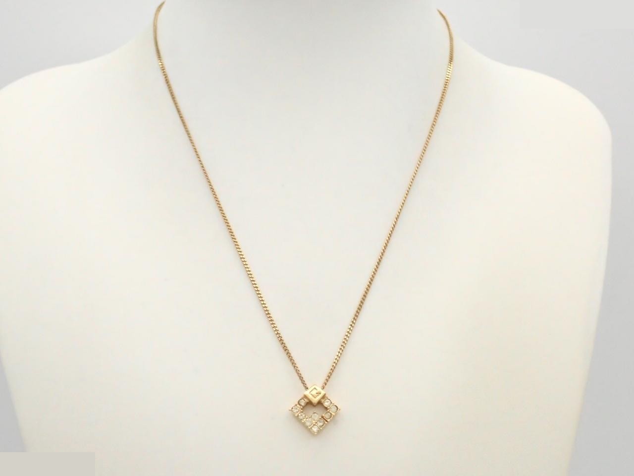 Other line: Precious metals, necklaces, pendants, neck circumference approximately 44 cm. — view 3