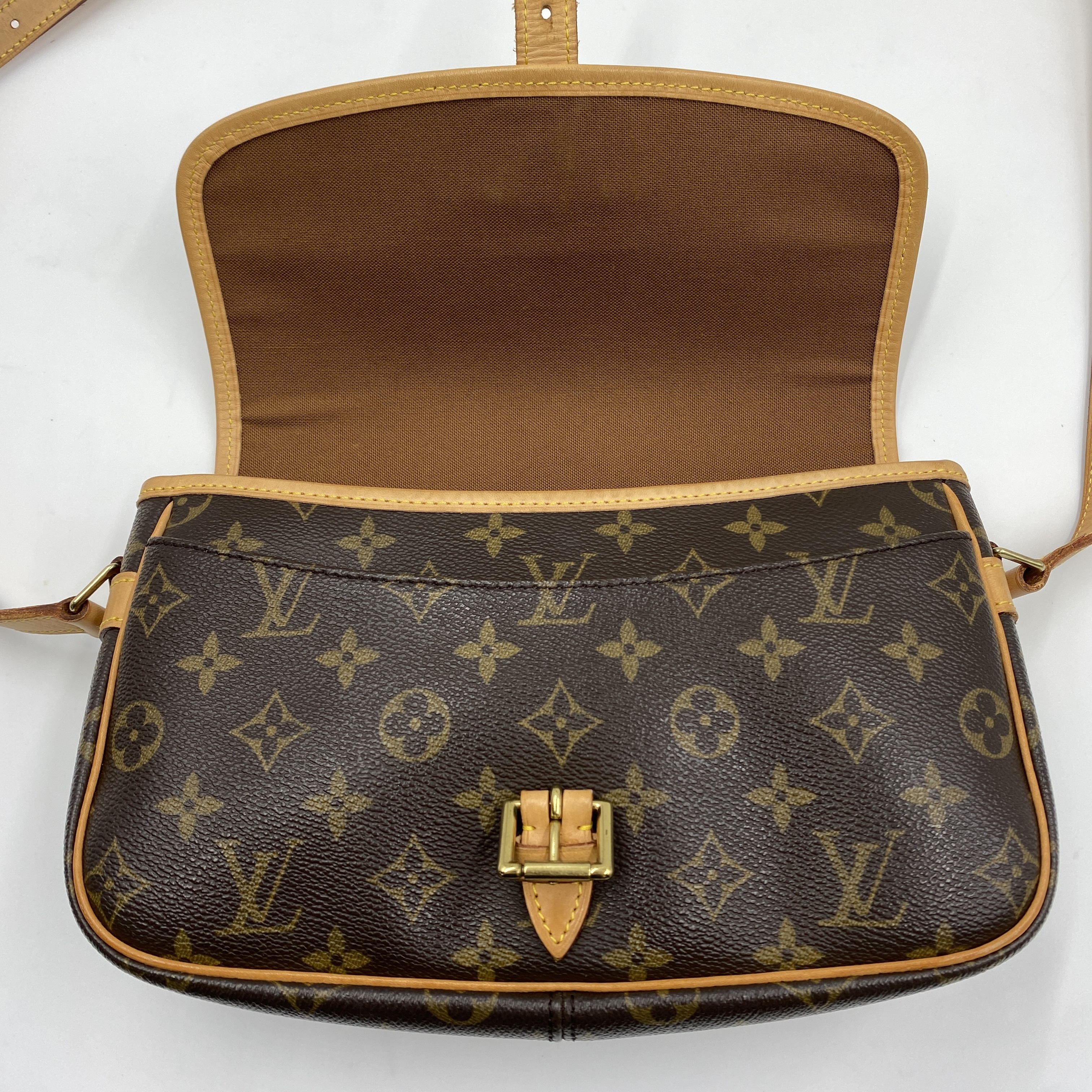 Monogram M42250 Sologne Shoulder Bag — view 11