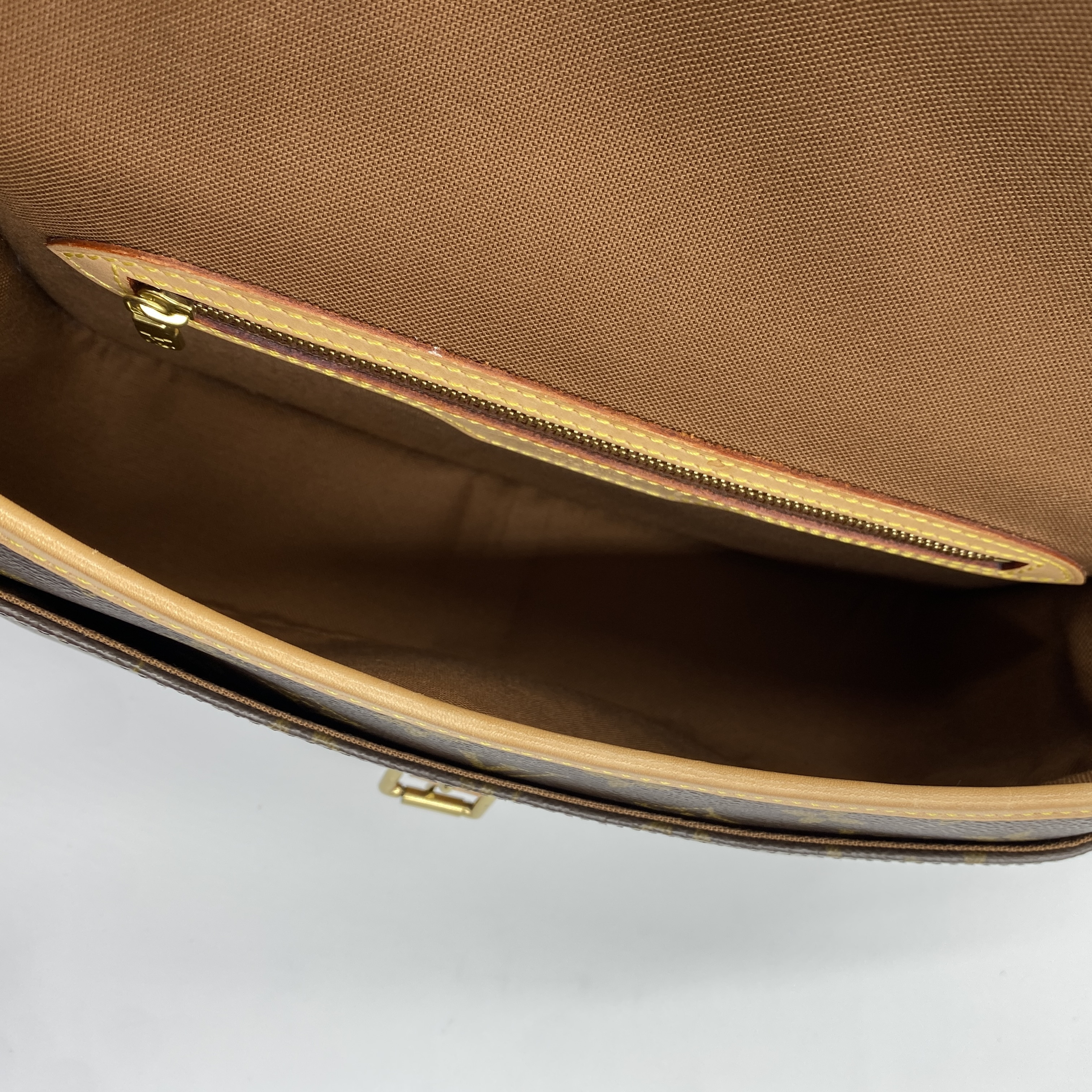 Monogram M42250 Sologne Shoulder Bag — view 12