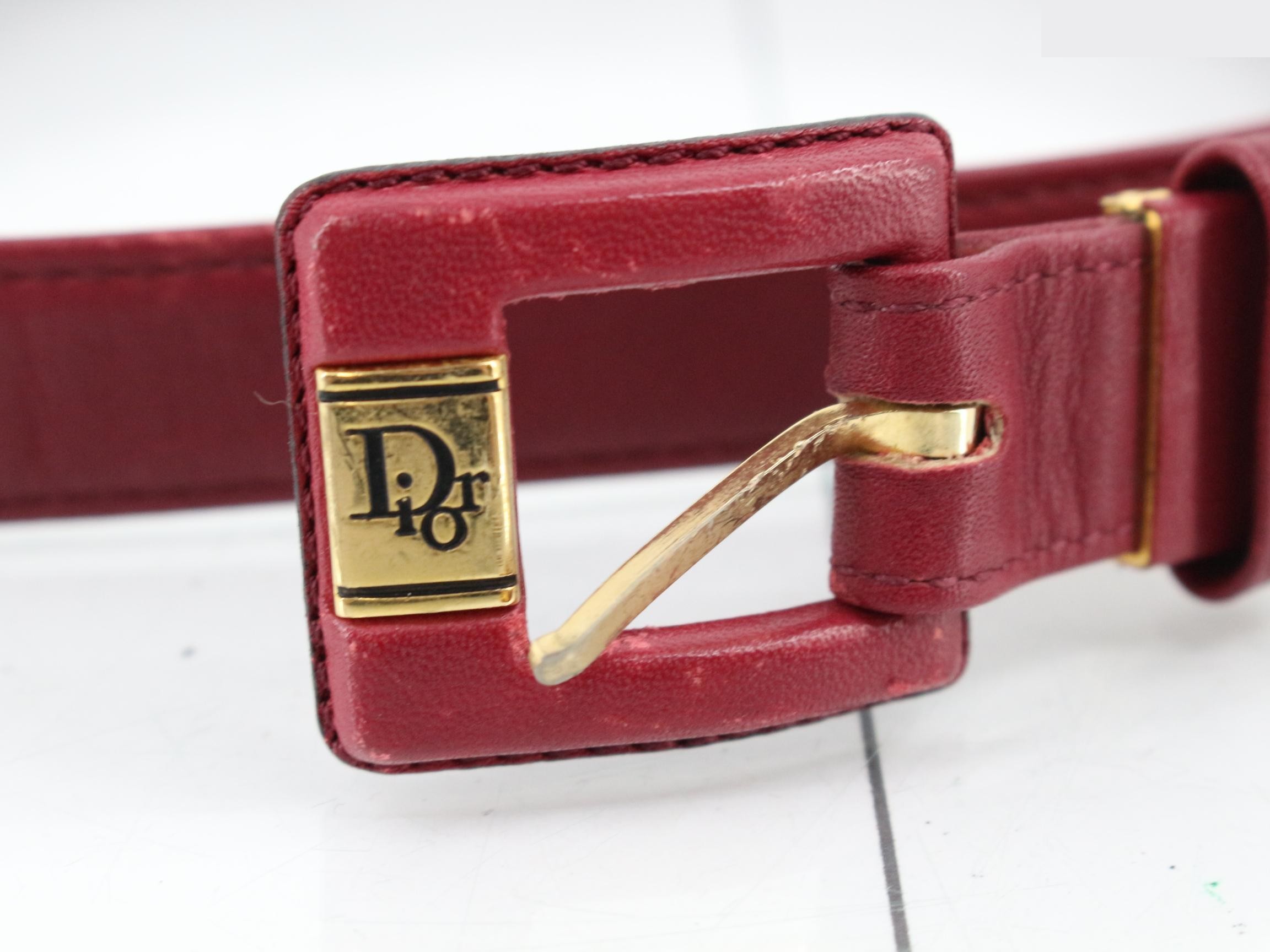 Other lines: Small items, accessories, belts, logo buckle, leather, red — view 3