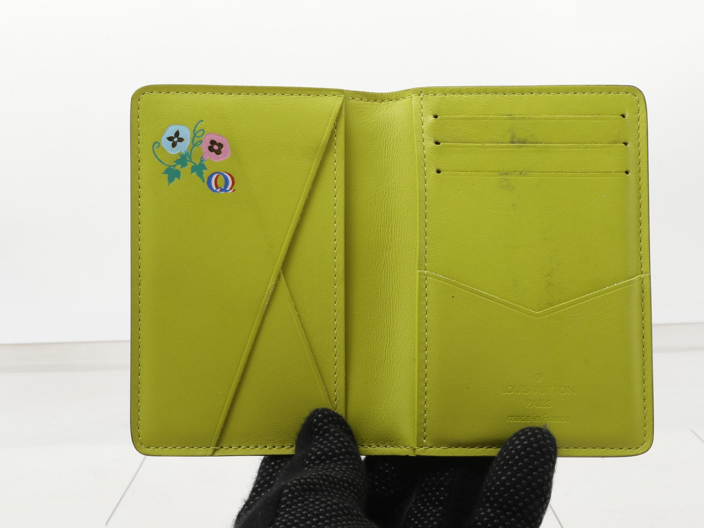 Card case — view 4