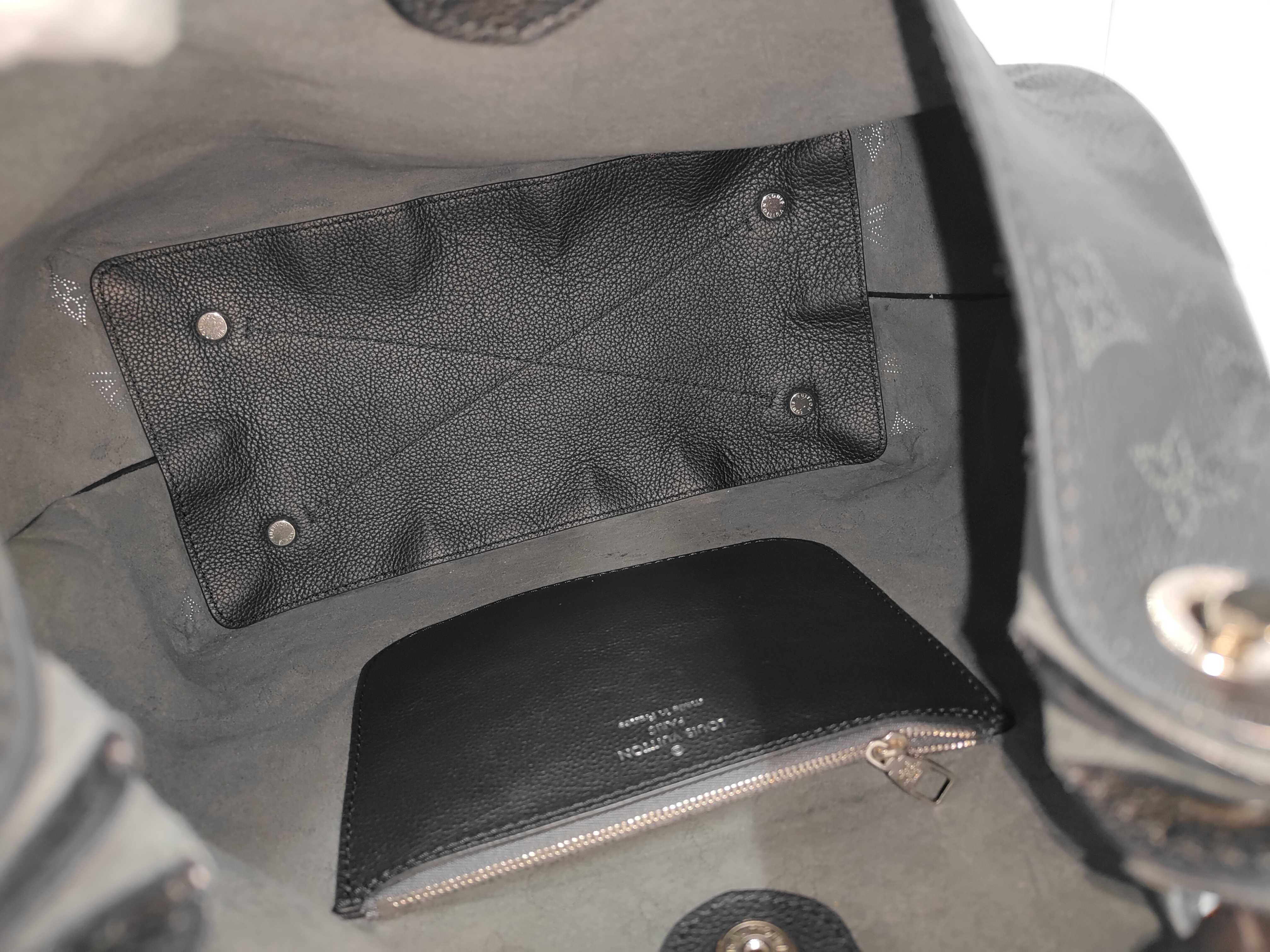 Mahina Carmel Hobo Black Tote Bag — view 9