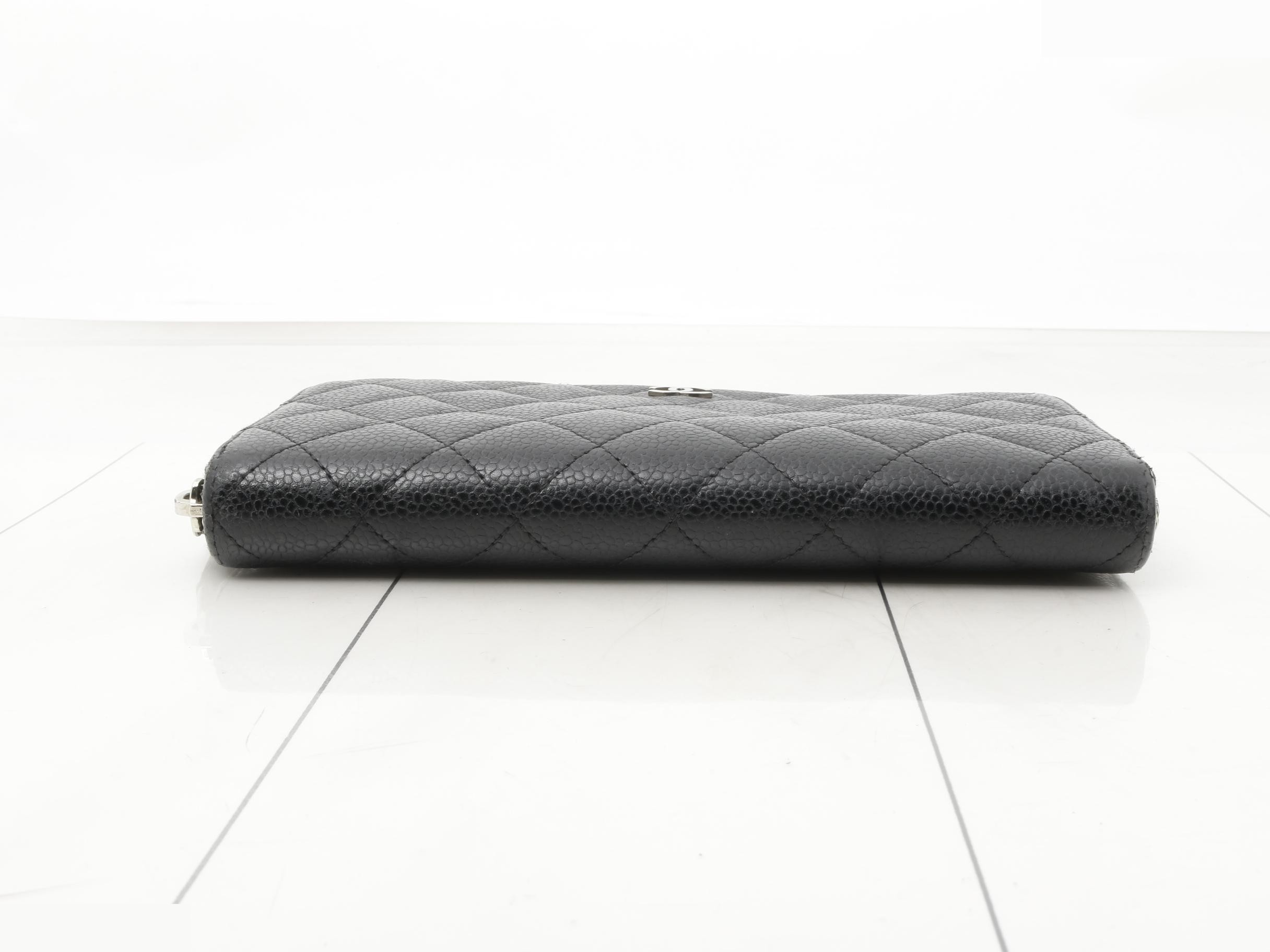 Caviar leather round zipper wallet — view 3