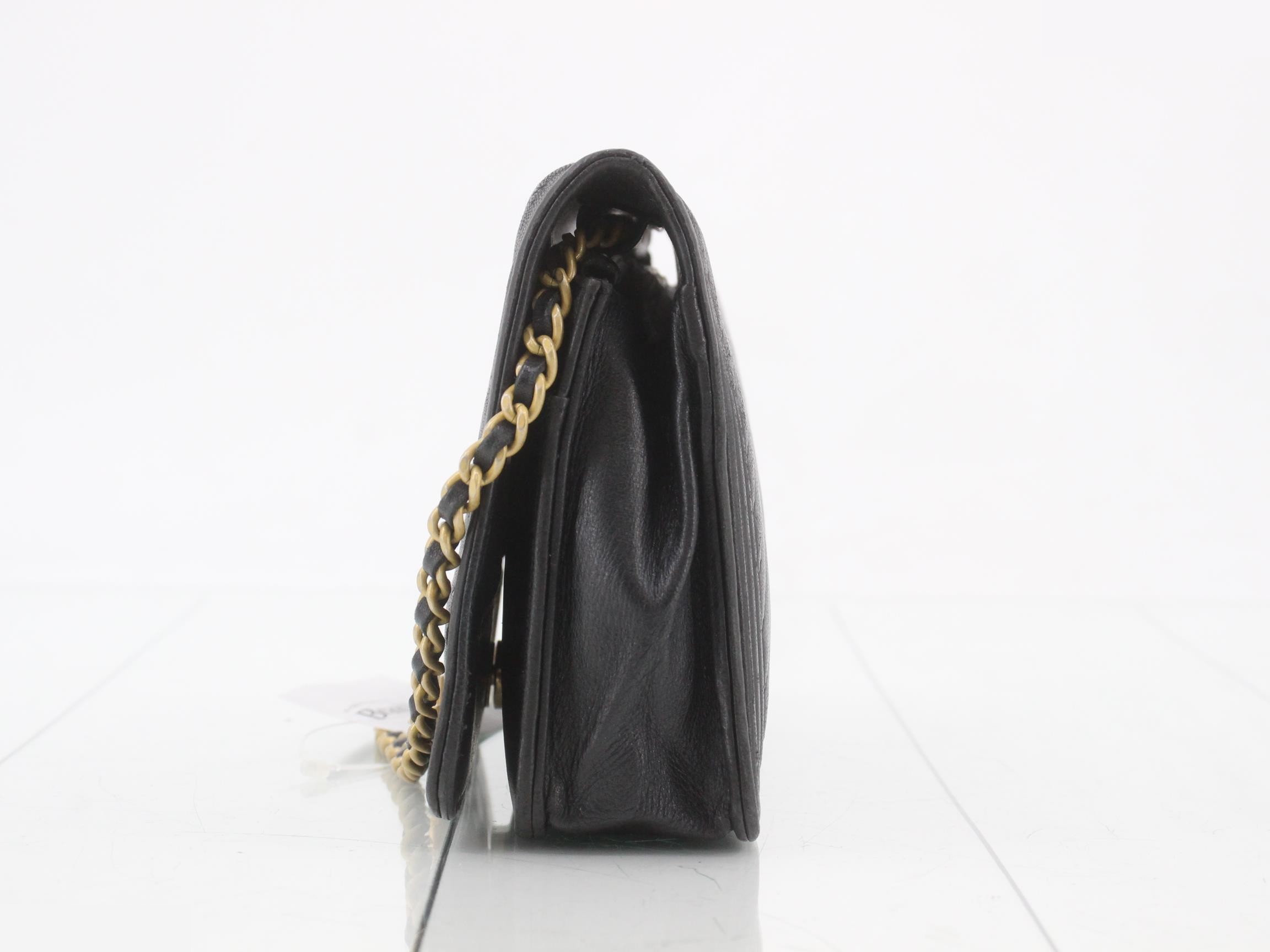 Other lines: Bags, Boy Chanel, V-stitch, 25 series. — view 3