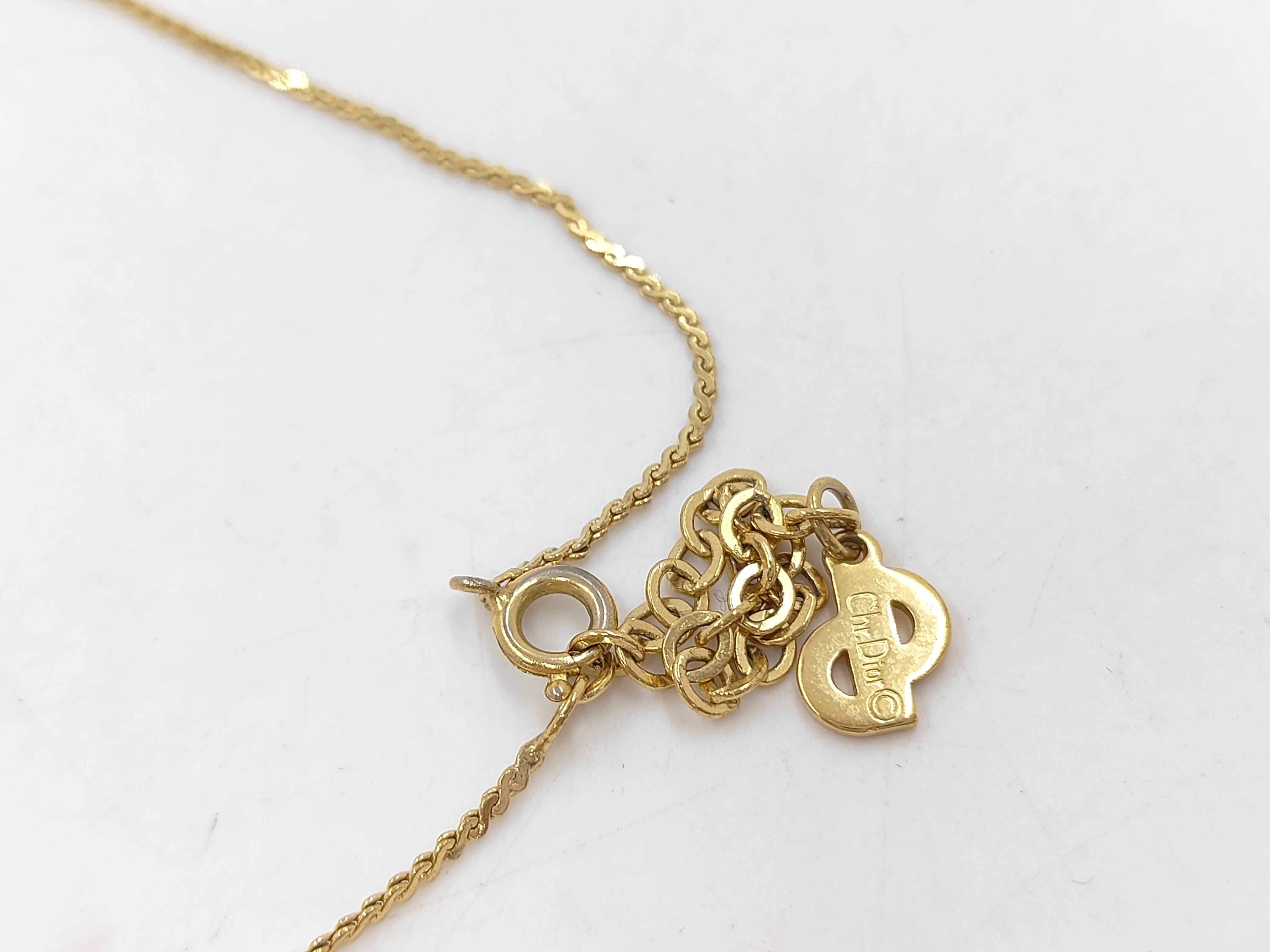 necklace — view 3