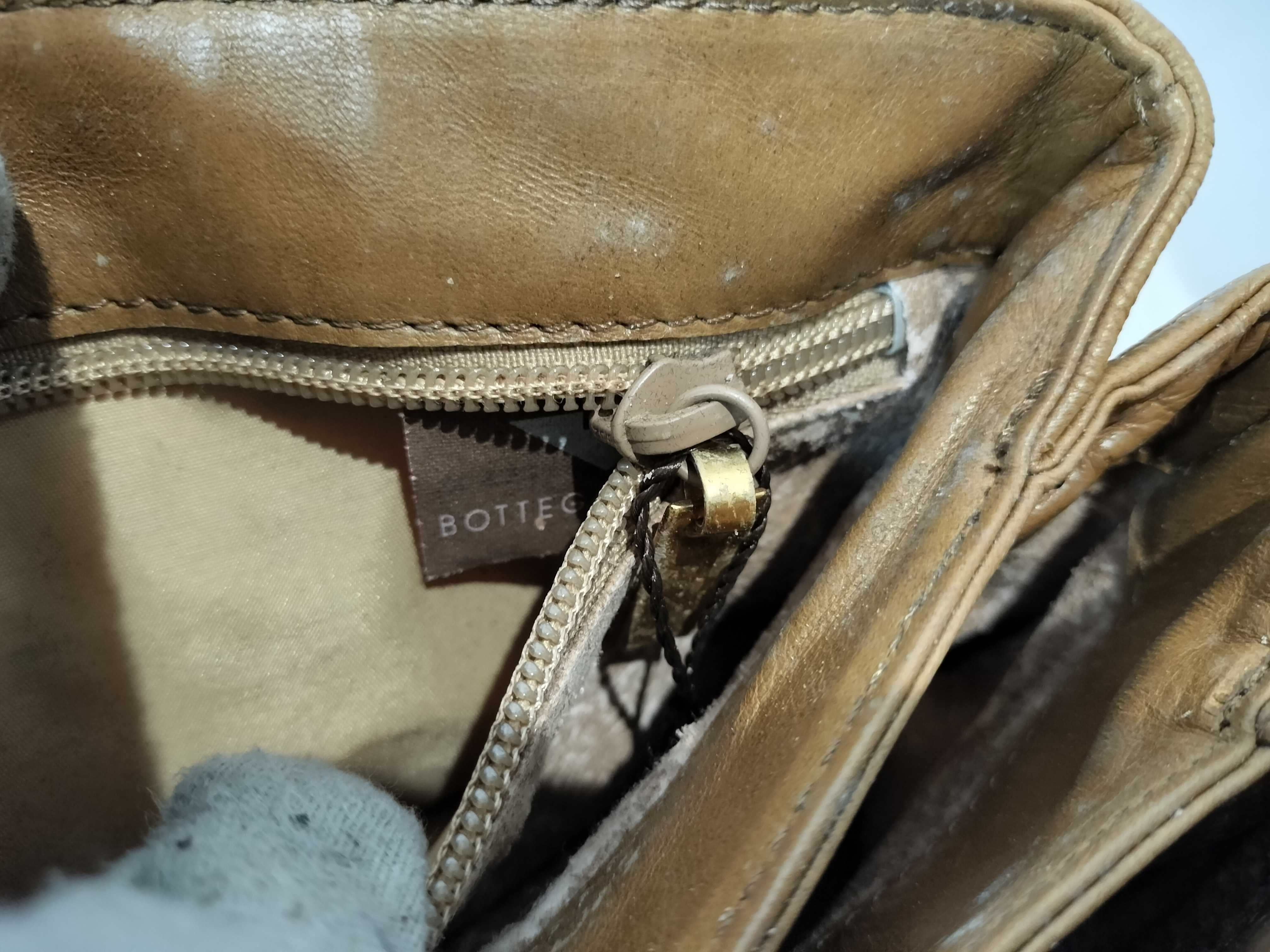 Intrecciato Old Bottega Handbag (Deteriorated) — view 11