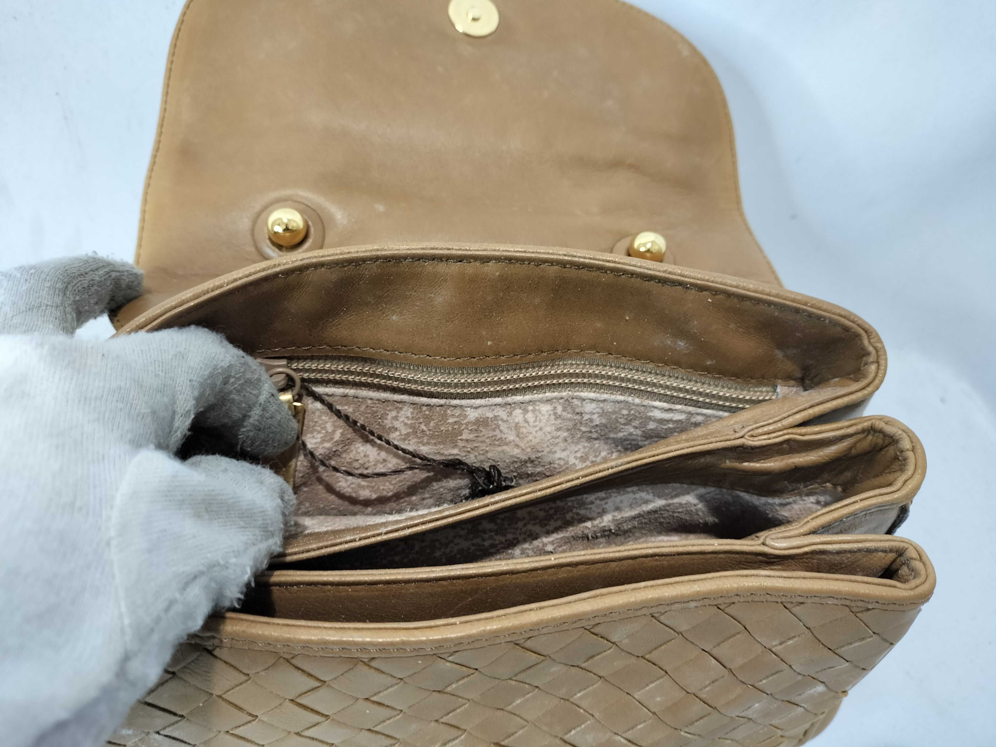 Intrecciato Old Bottega Handbag (Deteriorated) — view 9