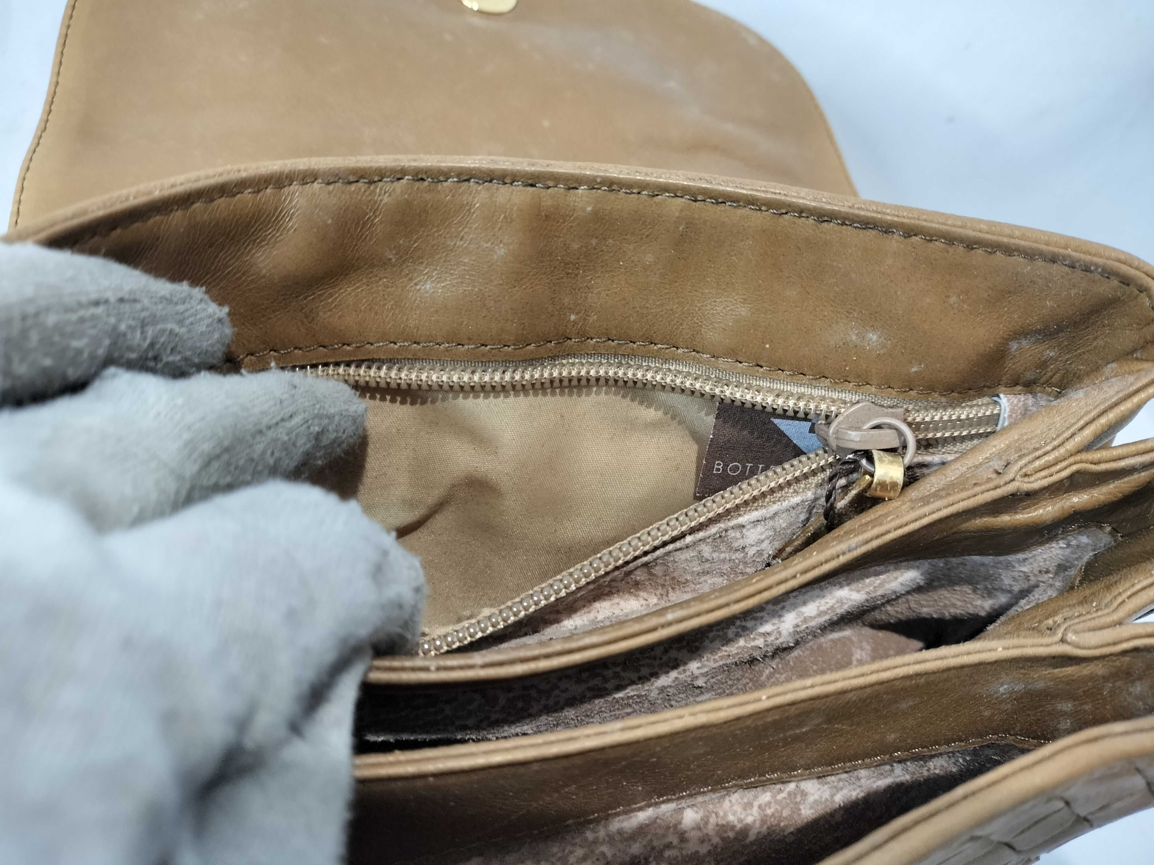 Intrecciato Old Bottega Handbag (Deteriorated) — view 10