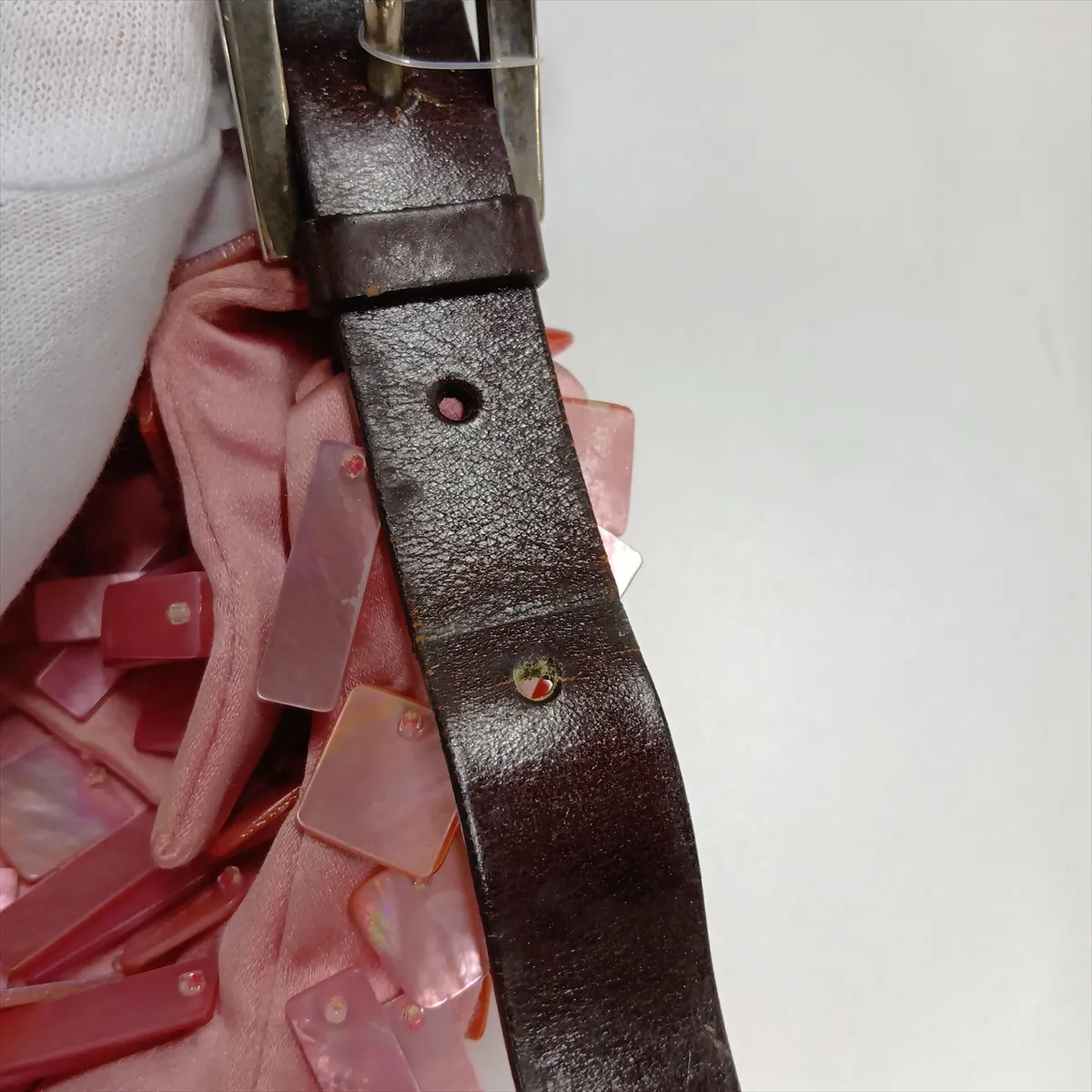 [Individually packaged] Fendi Mamma Bucket Satin x Leather x Shell Shoulder Bag Pink — view 11