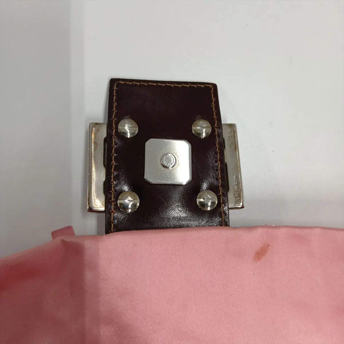 [Individually packaged] Fendi Mamma Bucket Satin x Leather x Shell Shoulder Bag Pink — view 15