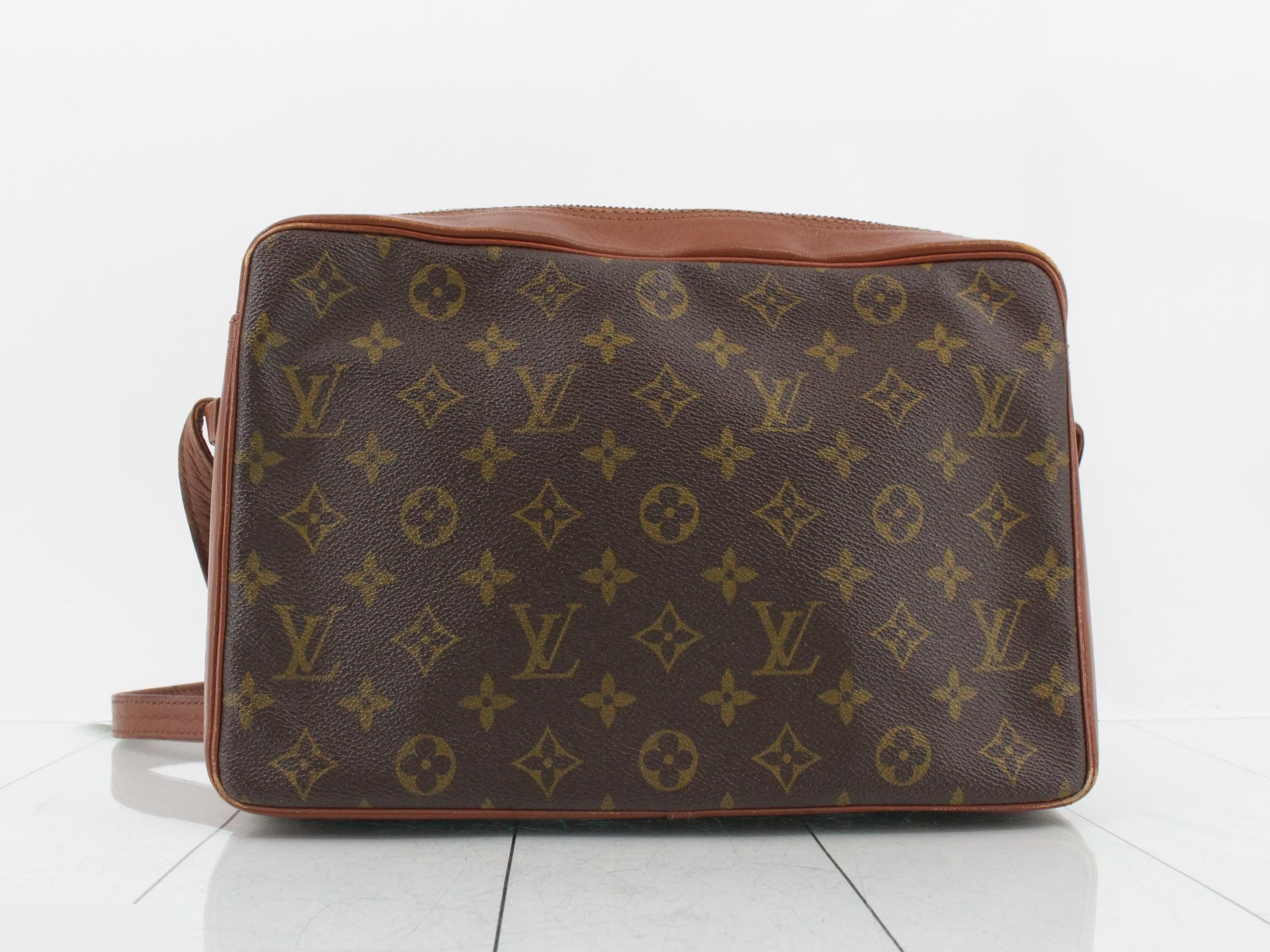 Monogram Sac Bandoulière 30 Shoulder Bag — view 2