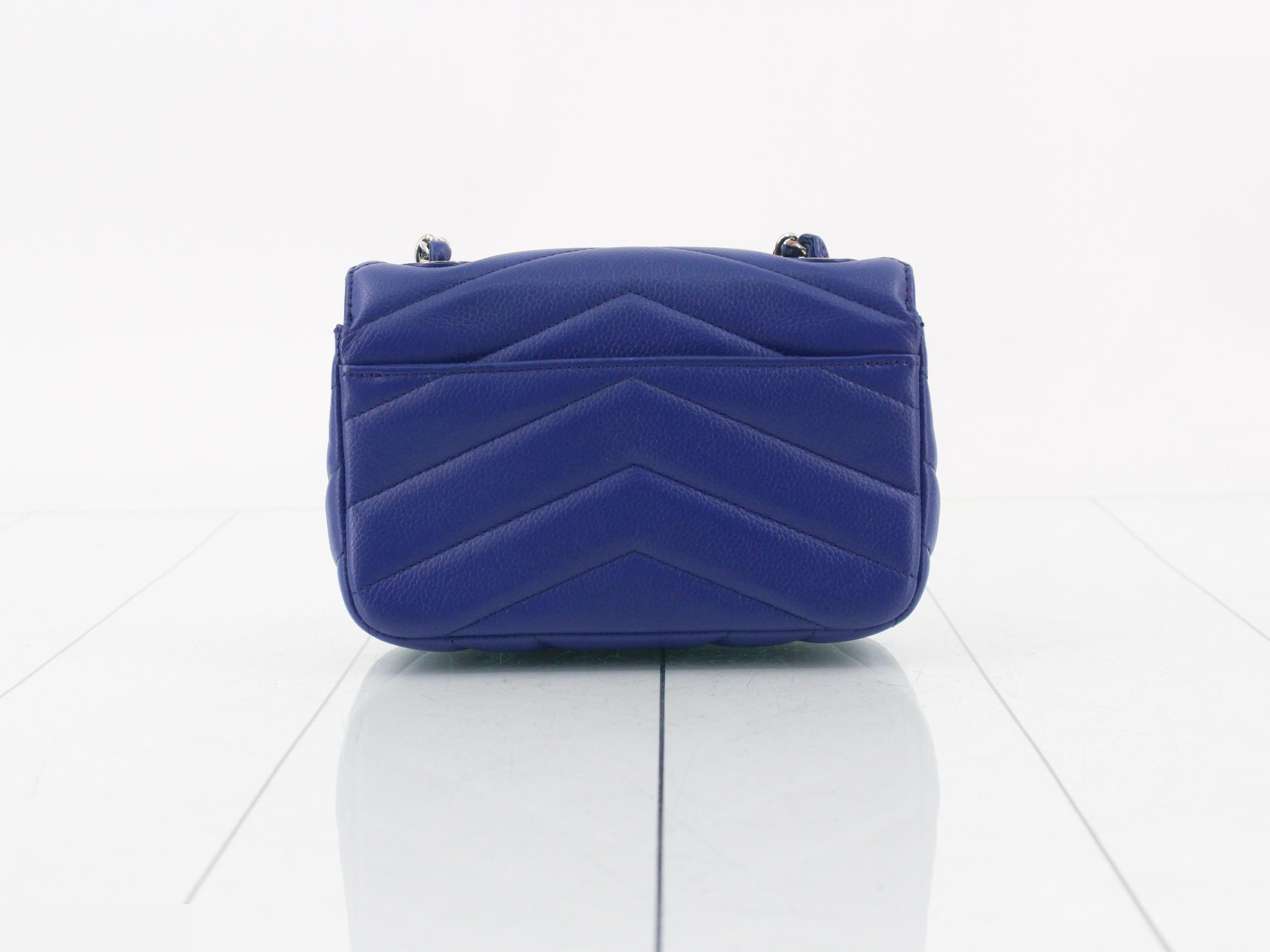 Caviar leather V-stitch turn-lock chain shoulder bag — view 2