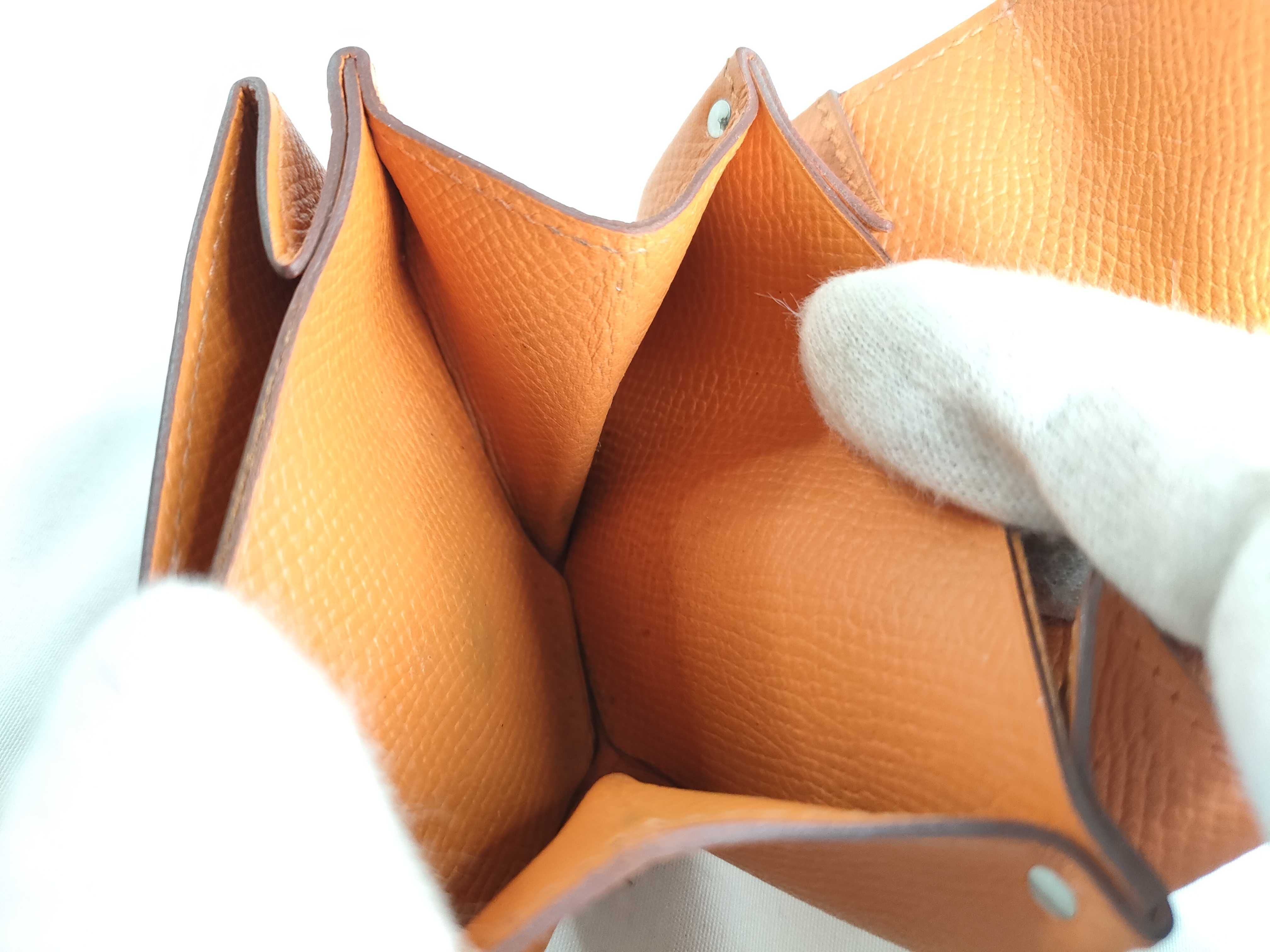 Le 24 Orange Coin Case — view 11