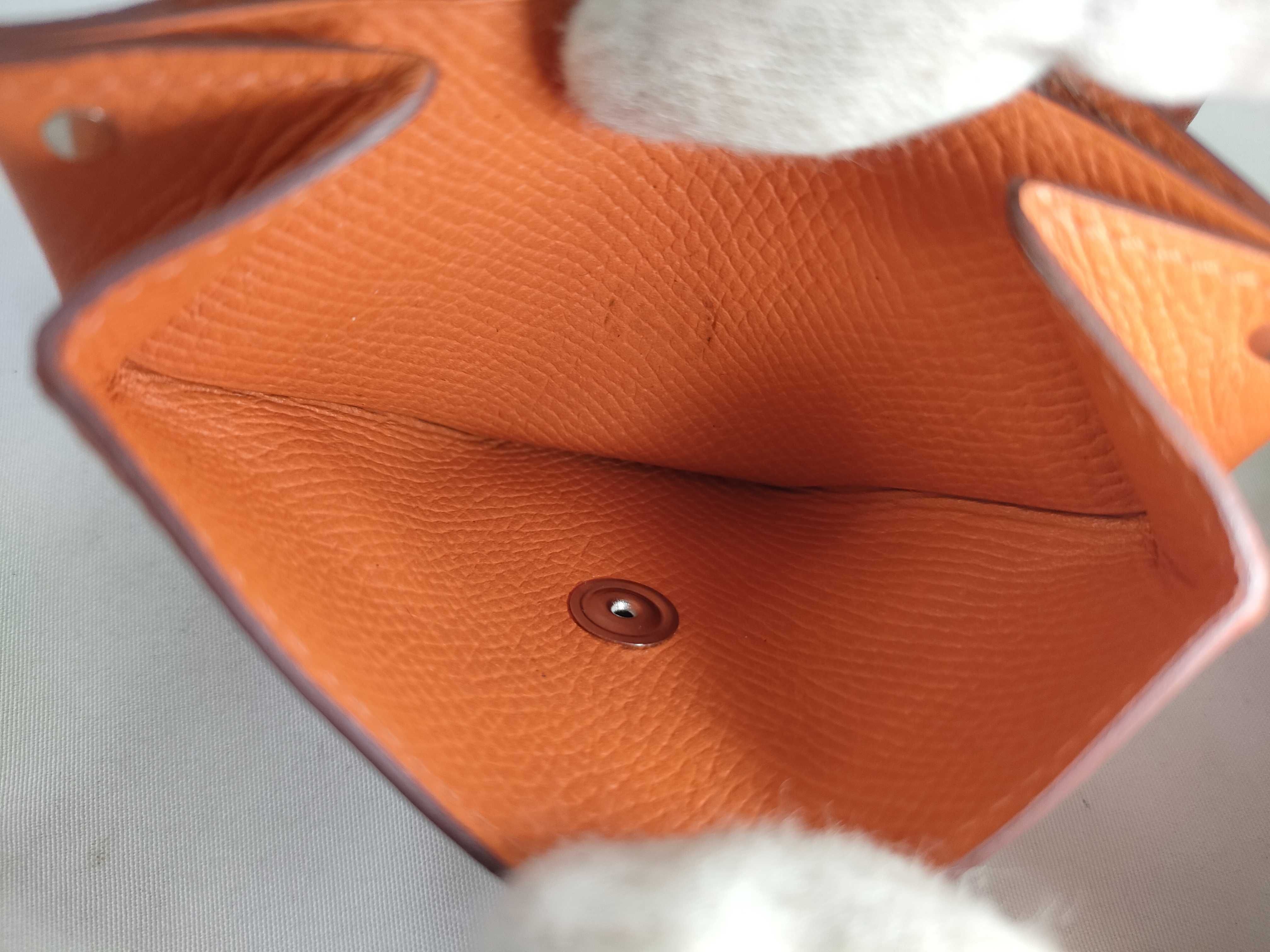 Le 24 Orange Coin Case — view 10