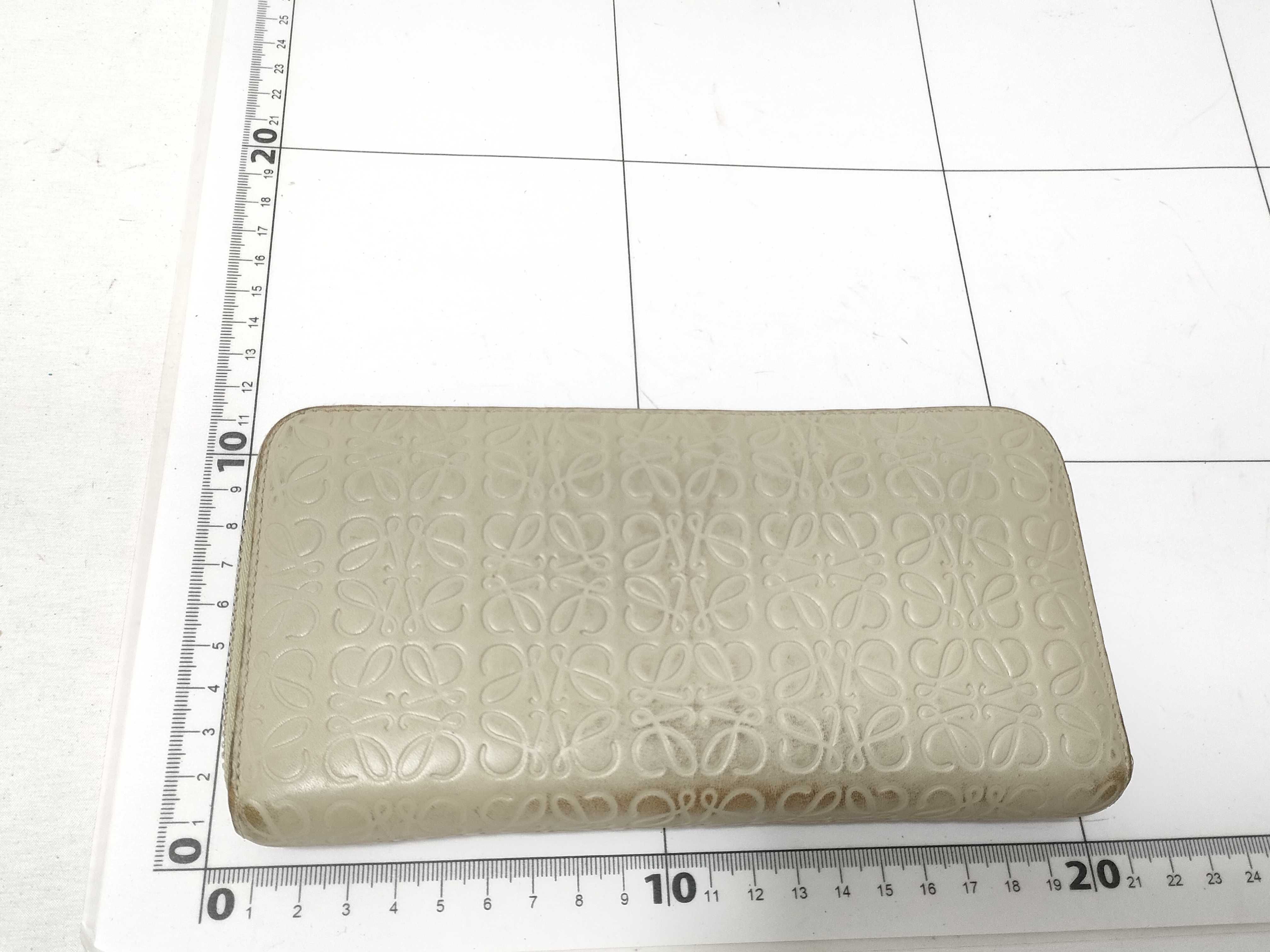Pete Anagram Wallet — view 2