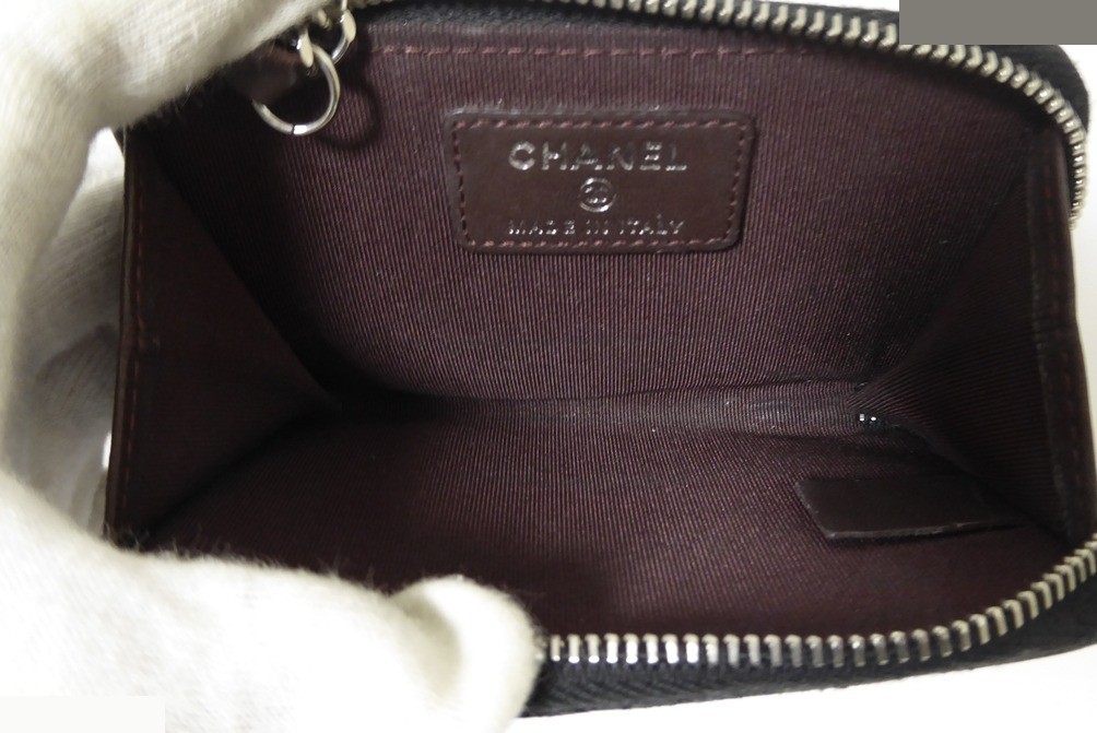 Matelassé (bag) and coin case — view 5