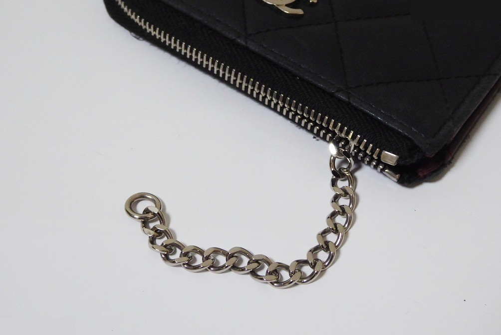 Matelassé (bag) and coin case — view 6
