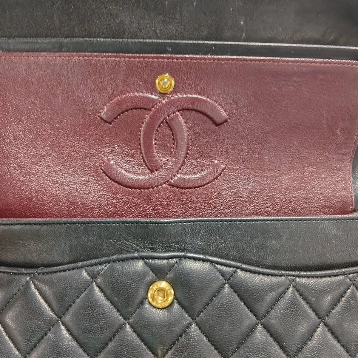 [Individually packaged] Chanel Matelassé 25 Lambskin Double Flap Double Chain Bag, Black with Gold Hardware, 29502603, Serial Number 29, A01112 — view 15