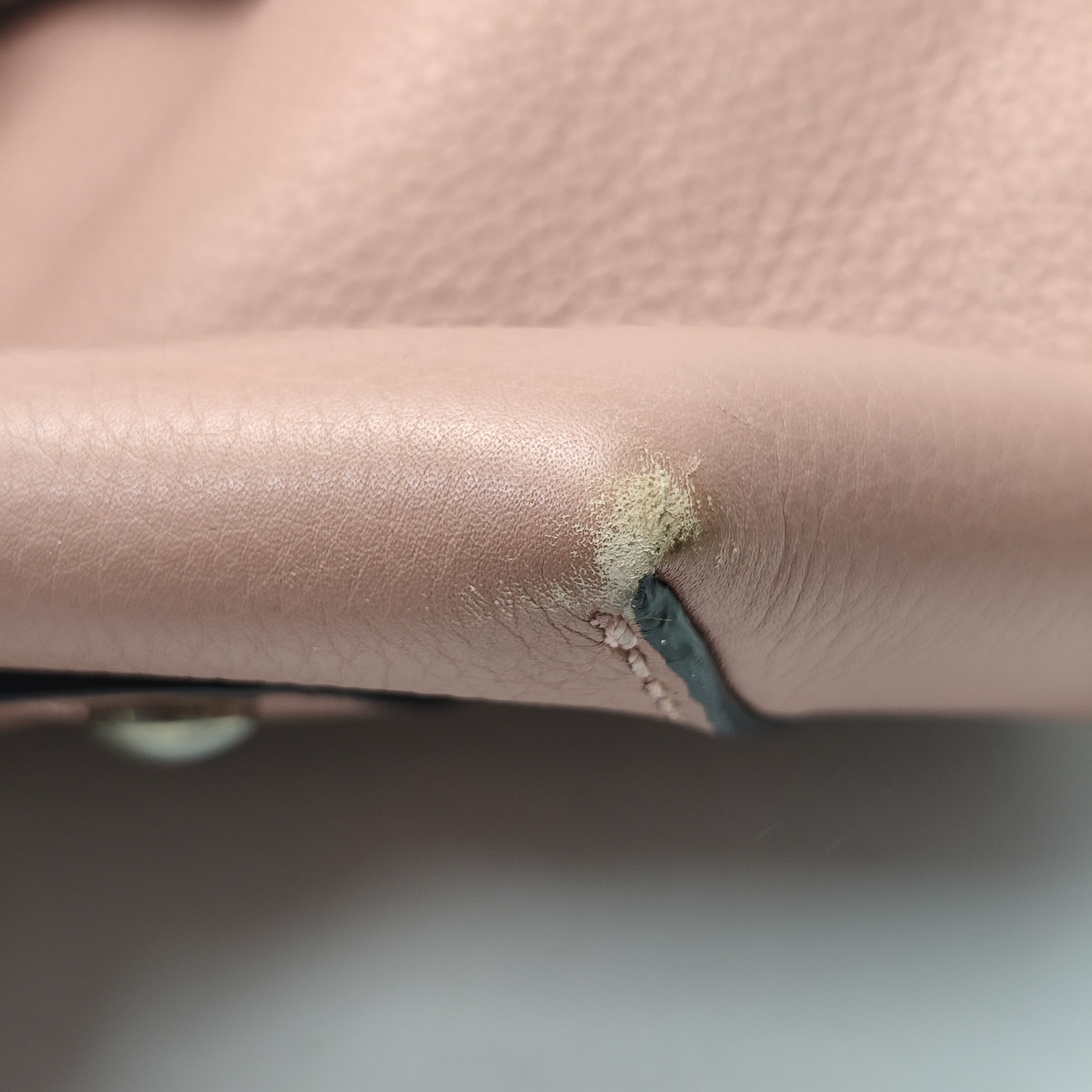 【*Shipped from: China*】BURBERRY Leather Shoulder Bag — view 12
