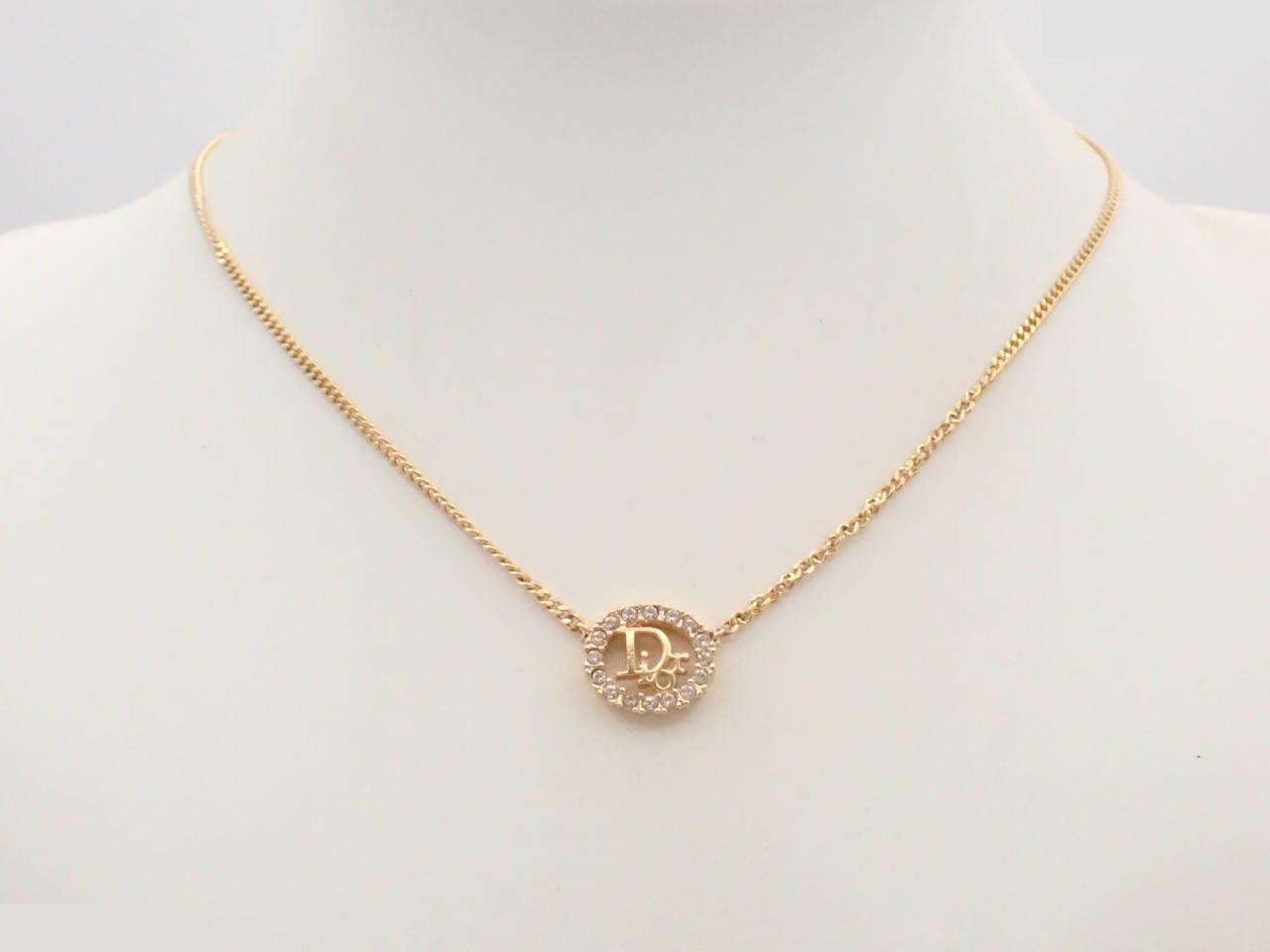 Other lines: Precious metals, necklaces, pendants — view 3