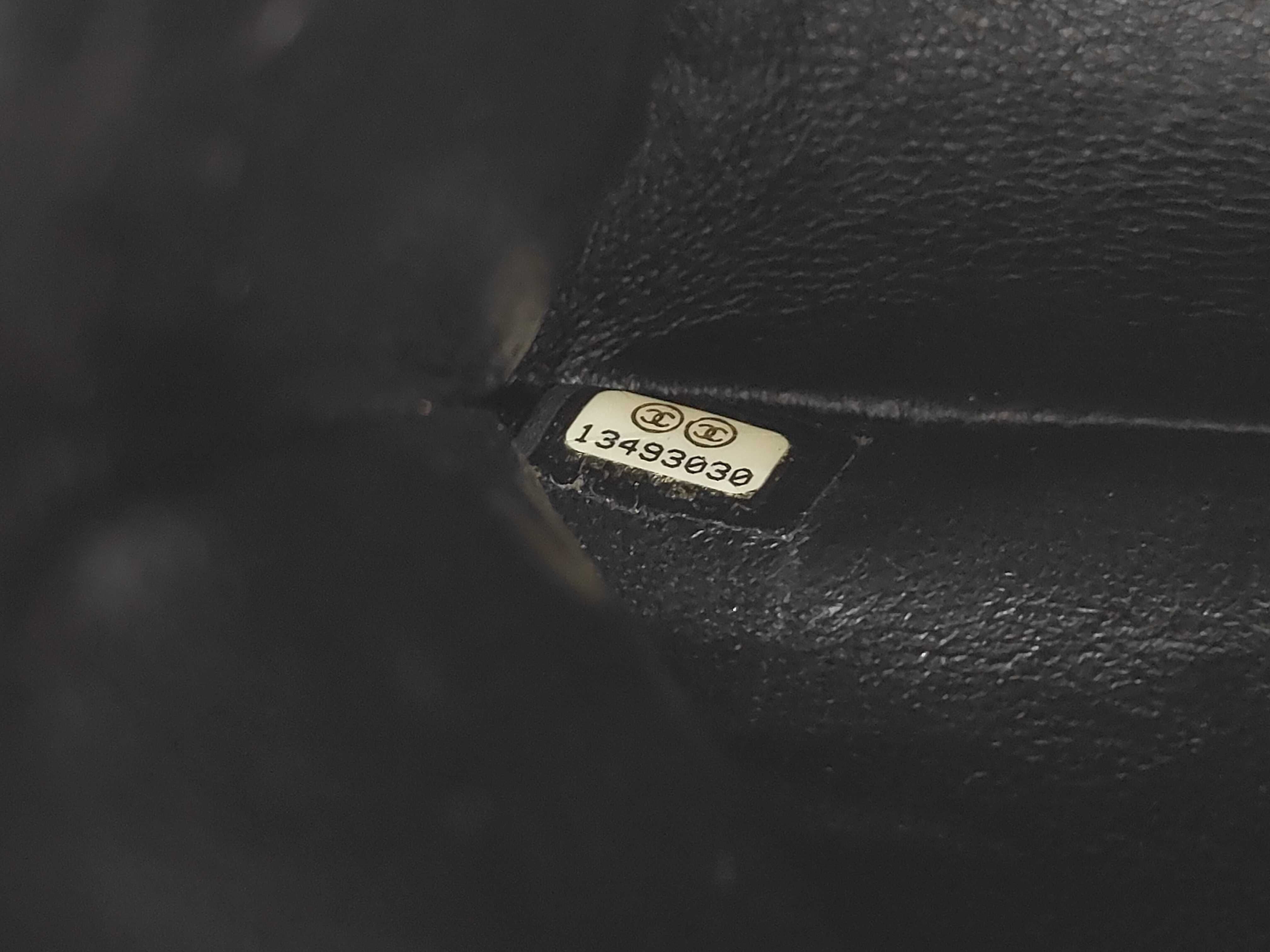 Matelassé 25 Double Flap Double Chain Caviar Shoulder Bag — view 11