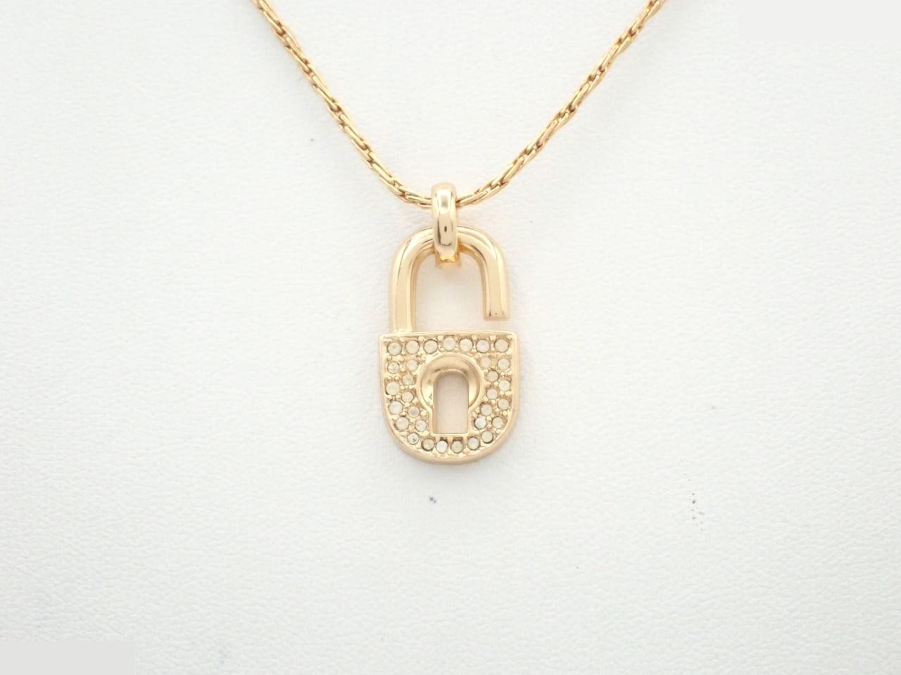 necklace, chain approximately 42cm