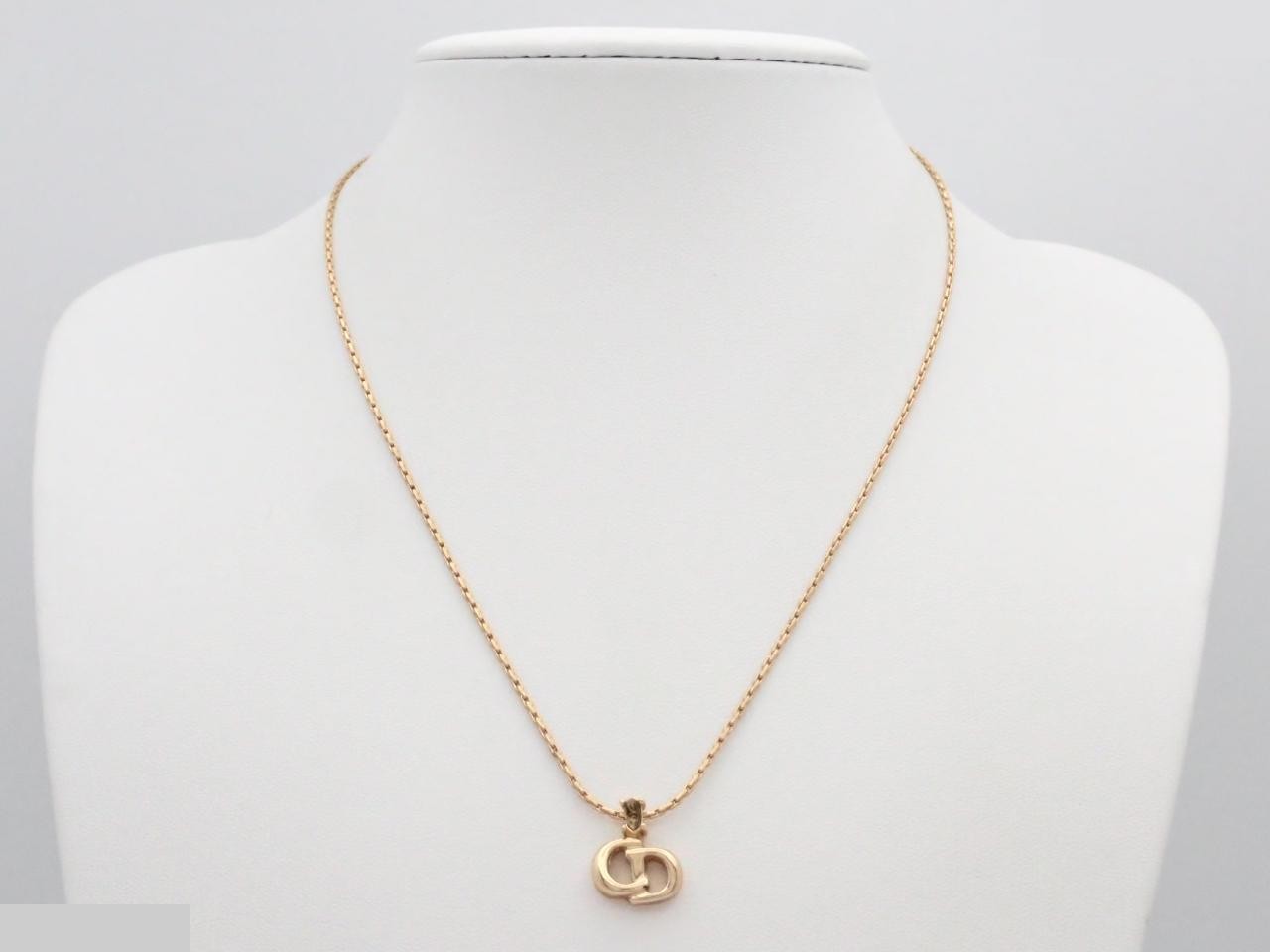 Other lines: Precious metals, necklaces, pendants — view 3
