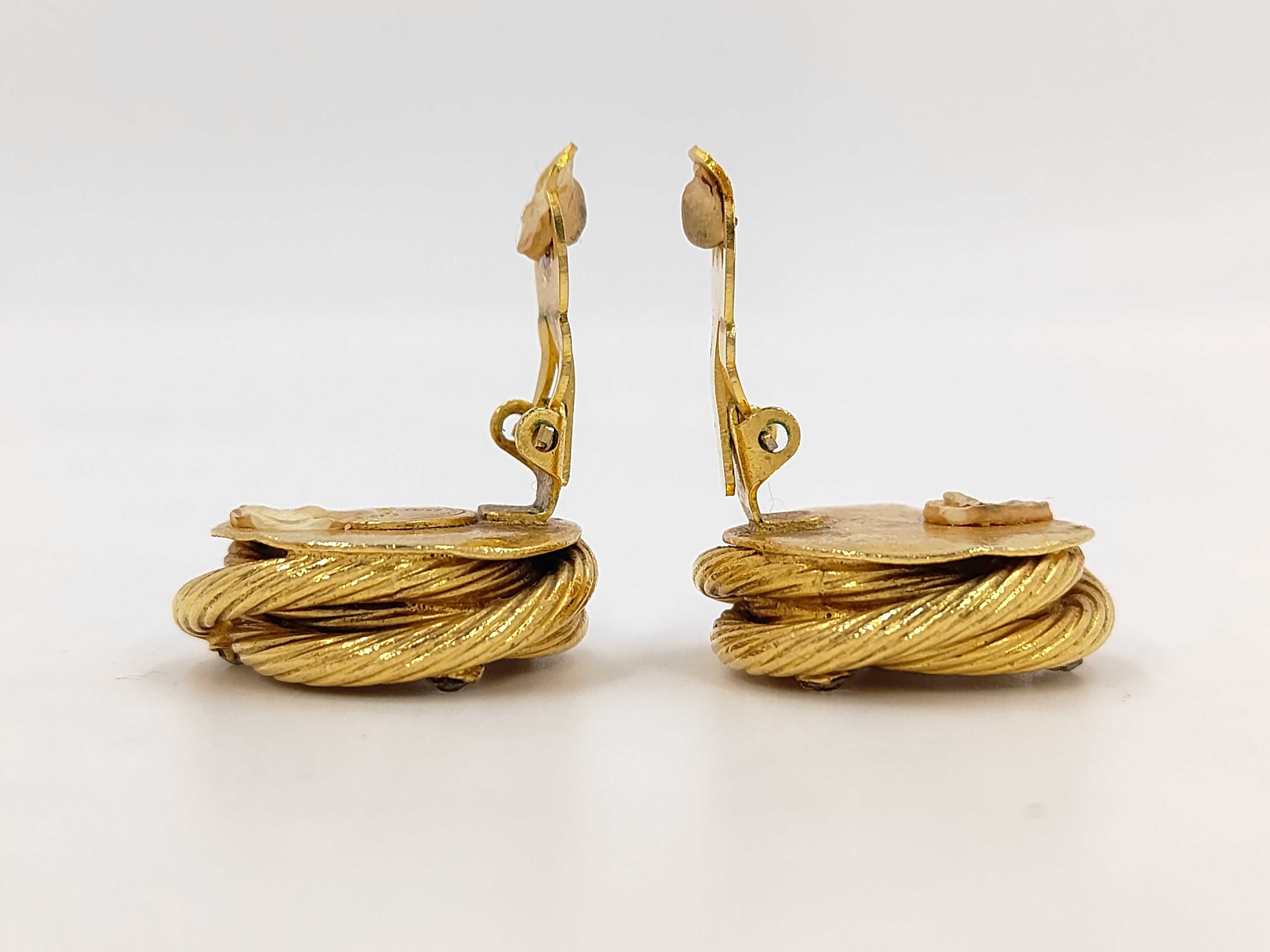 fake pearl earrings — view 3