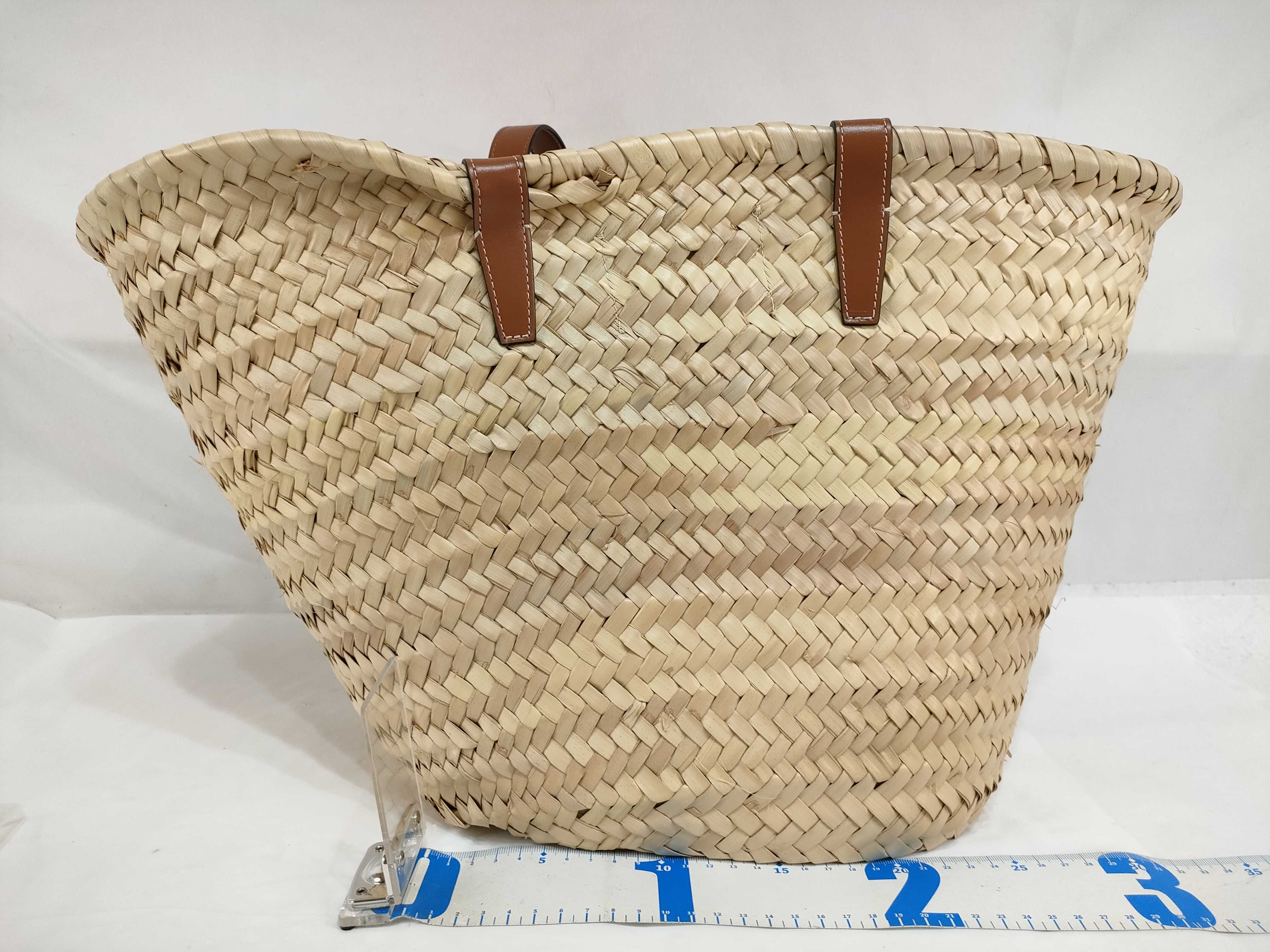 Classic Panier Medium Triomphe Basket Bag, Beige Handbag — view 2
