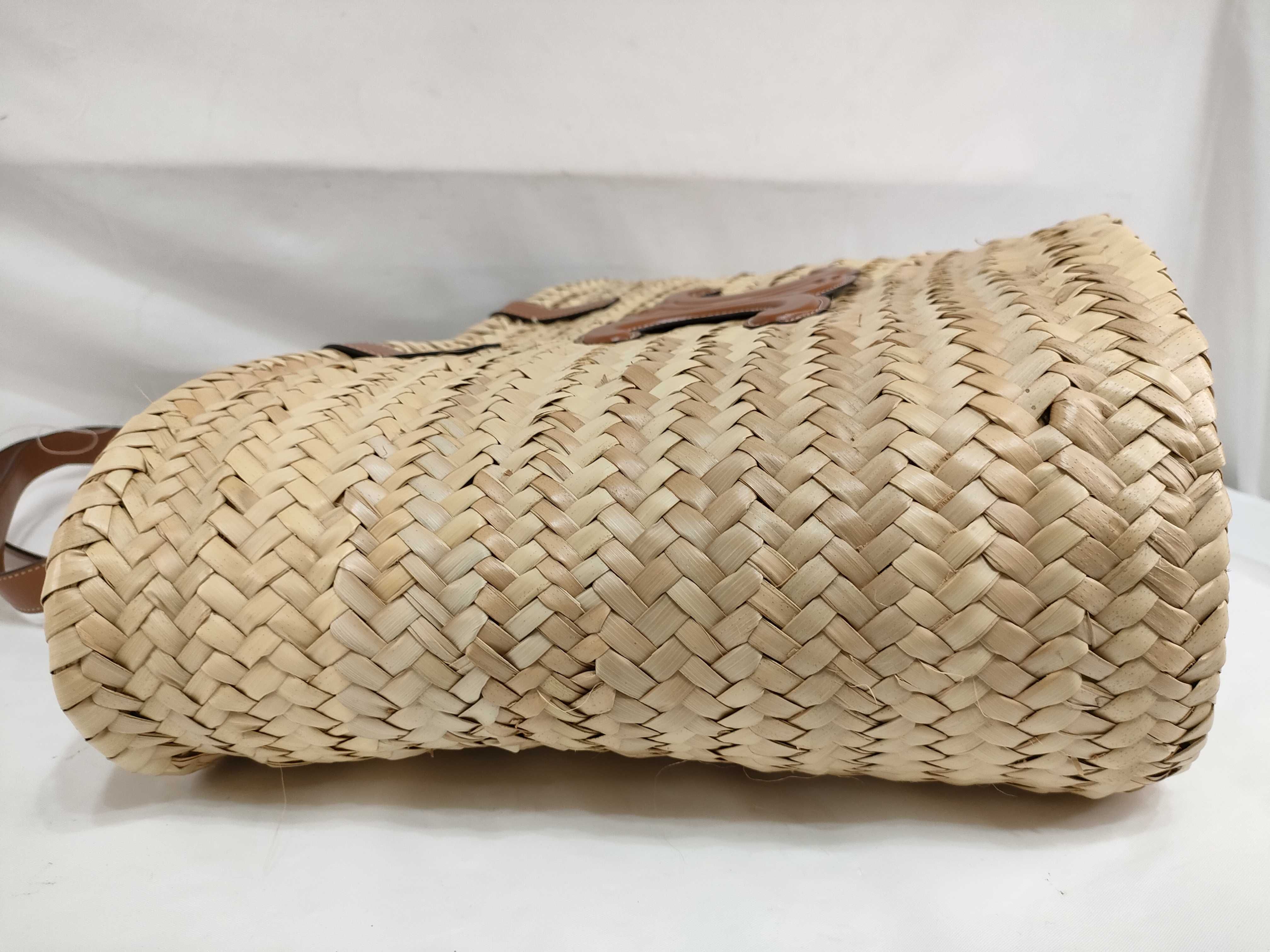 Classic Panier Medium Triomphe Basket Bag, Beige Handbag — view 9
